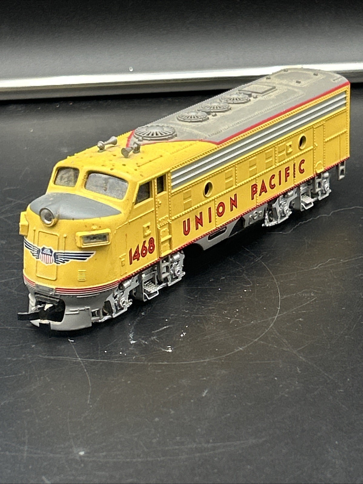 Vintage Bachmann HO Scale Union Pacific F9 Diesel Locomotive 1468 Yellow Gray
