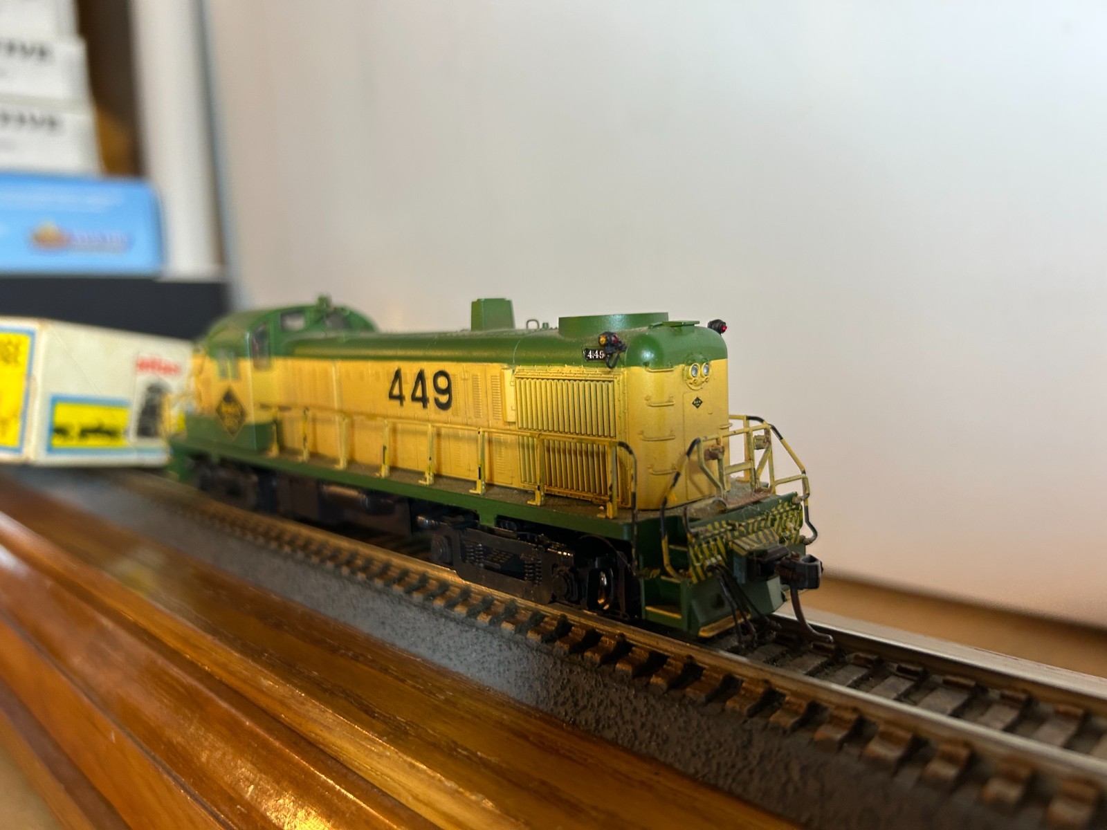 ATLAS #8151 Reading Alco RS-3 Diesel Loco #449 w/DCC “Needs Work” H.O. 1:87