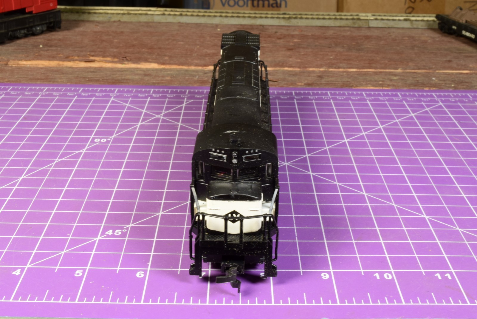 TrkRdy True CO-CO setup – Lehigh Valley ALCO Century 628 Diesel Locomotive, GWC