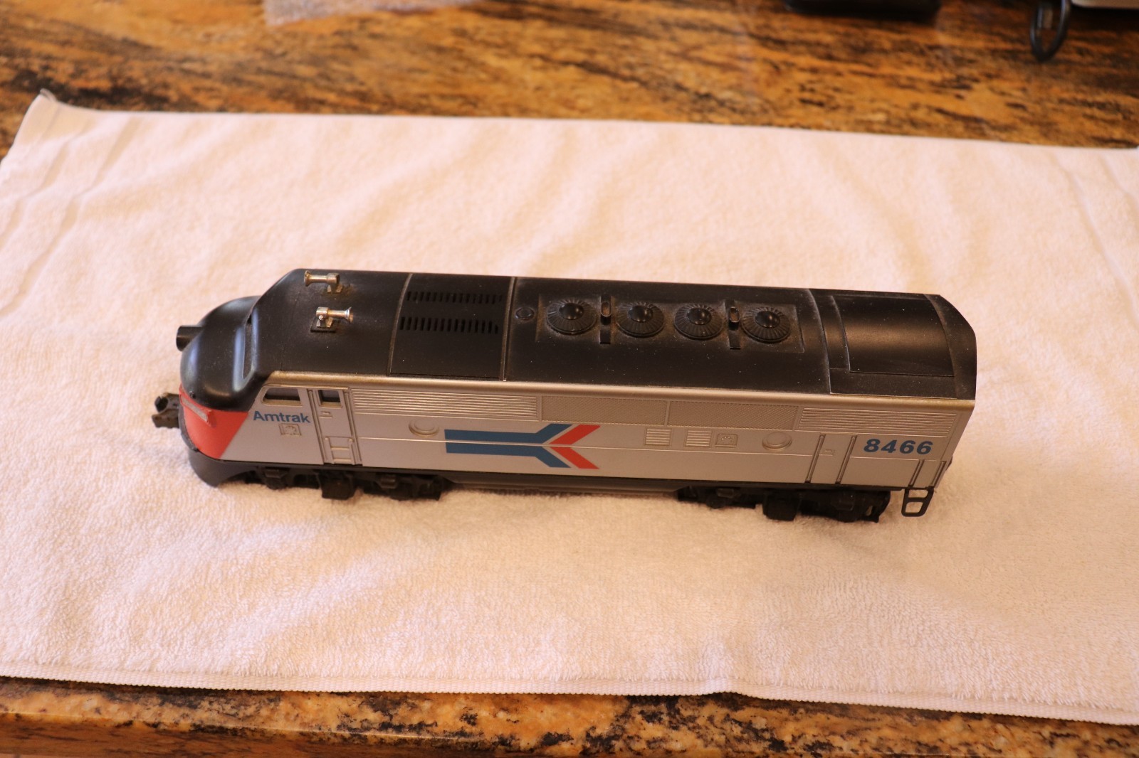 Lionel -8466 Amtrak F3 A Powered Diesel Locomotive O-27 Gauge