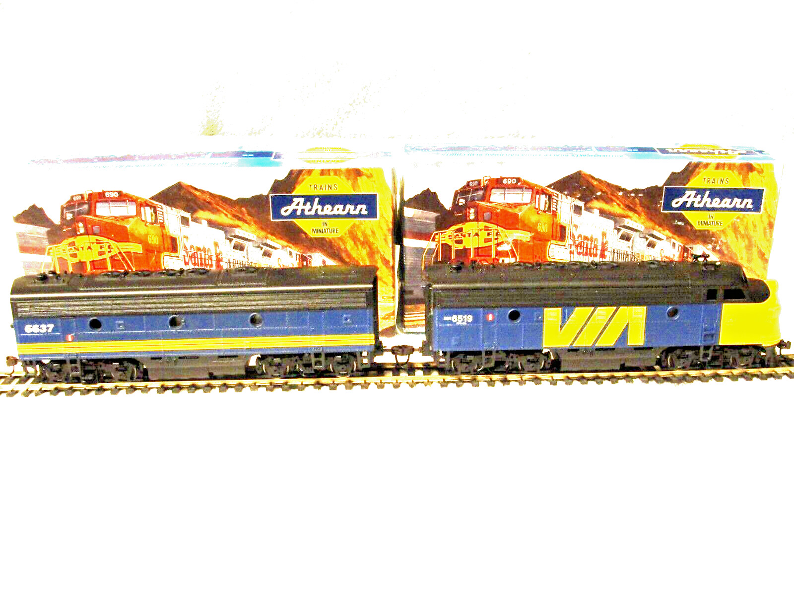 F7A & F7B VIA-Canada Locomotive Set – Both Powered & Converted to DCC,Athearn,HO