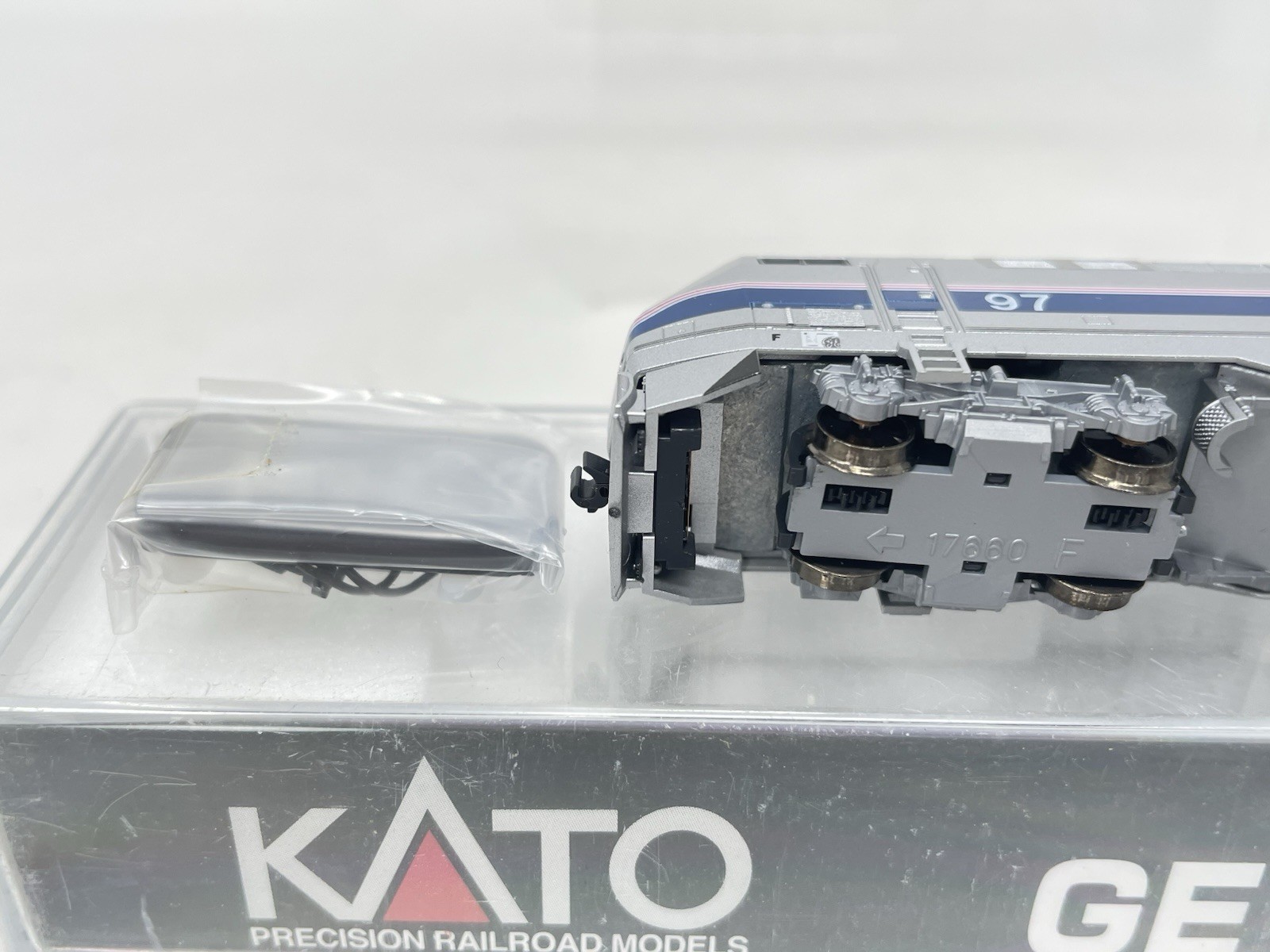 Kato N Scale GE P42 Genesis Amtrak Phase IV 176-6002 #97 Unused