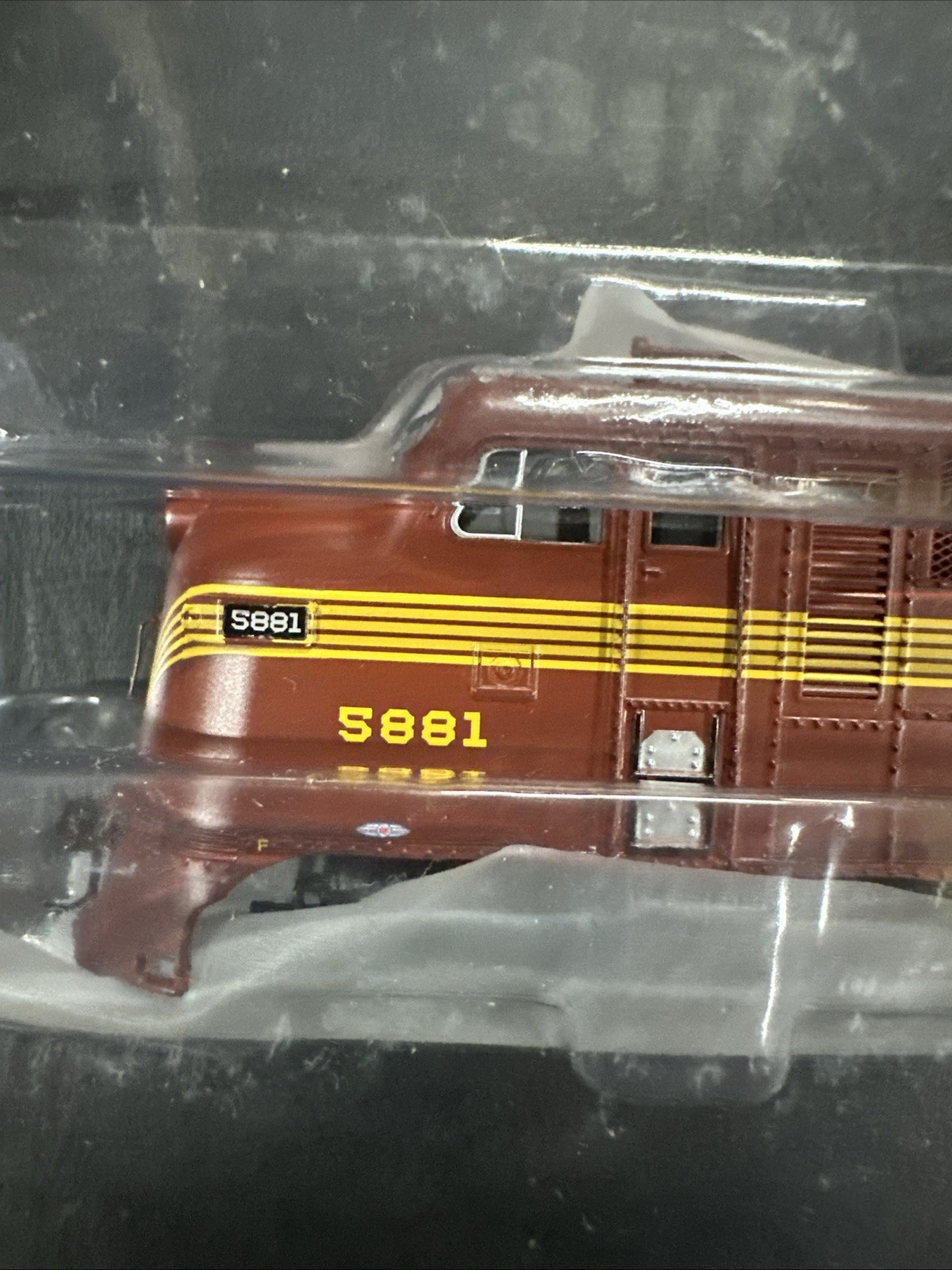 66601 Locomotive Diesel sonorisée PENNSYLVANIA – TUSCAN 5 STRIPE E7-A DC HO 1/87