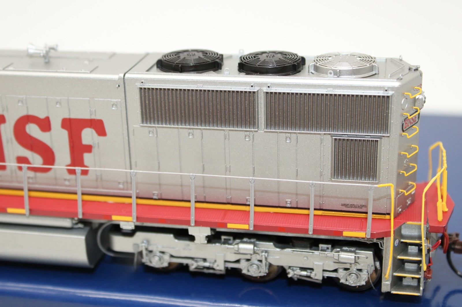Athearn Genesis HO Scale BNSF EMD SD75M Diesel Locomotive #8263 NOS LED DCC Rdy