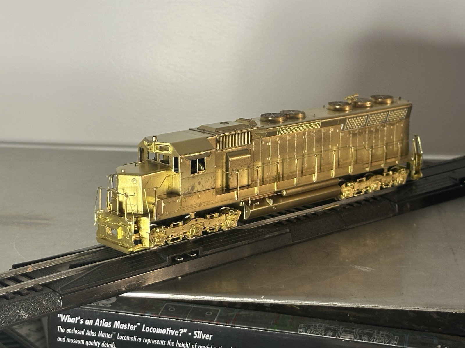 HO Brass KMT Japan EMD SD45 Diesel Locomotive –Unpainted-Runs-The Train Shop Box