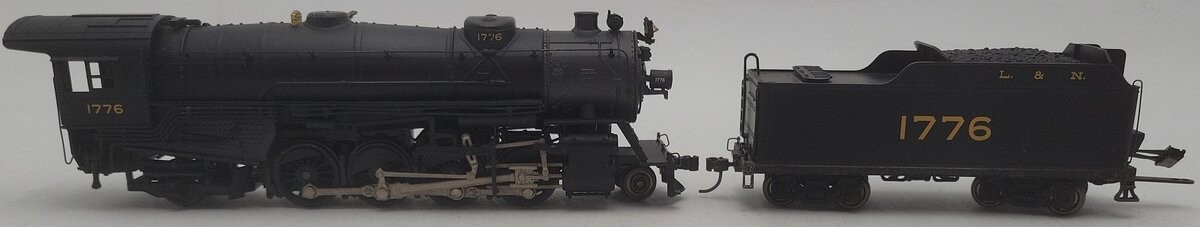 Broadway Limited 211 HO Scale L&N J-4 2-8-2 Steam Locomotive & Tender #1776 EX