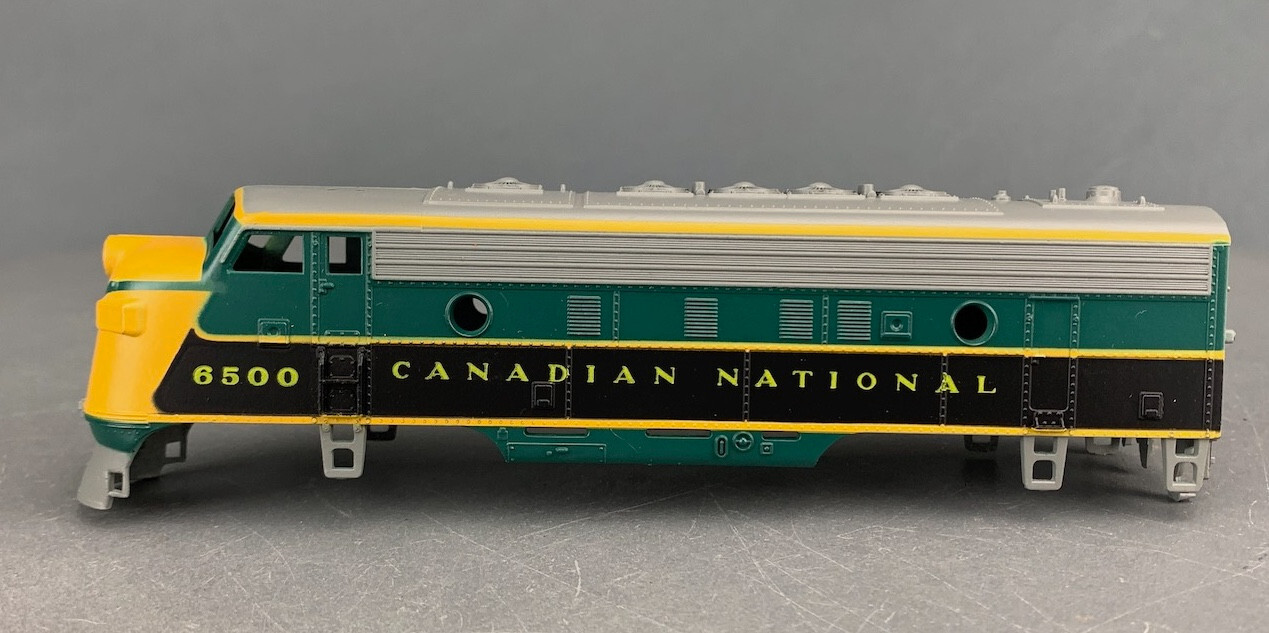 HO Athearn F7A Locomotive Shell Painted Canadian National #6500 HO5402