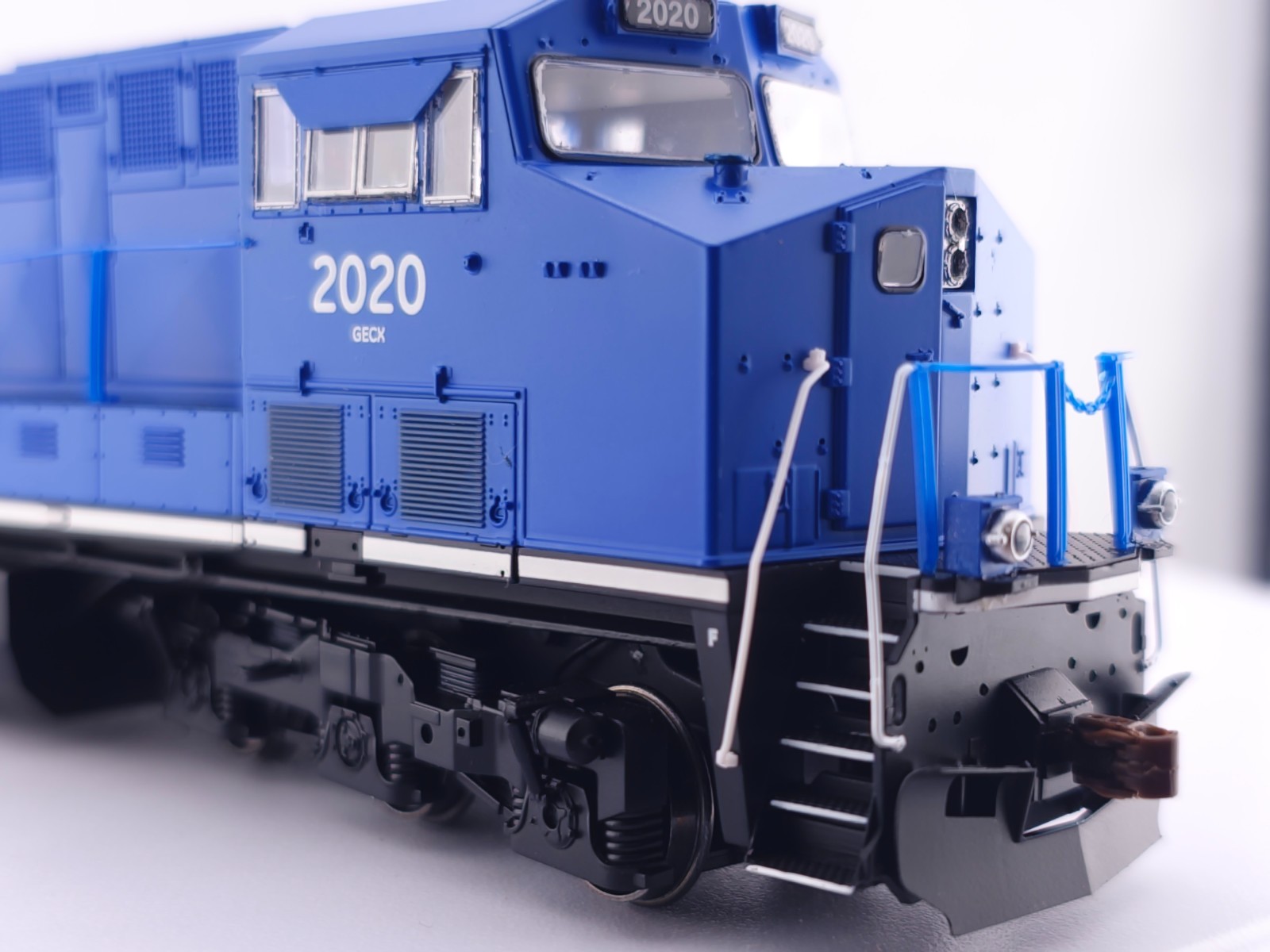 Scaletrains Operator HO Scale SXT10450 GE Tier 4 GEVO GE DEMO ET44AC #2020 DCC