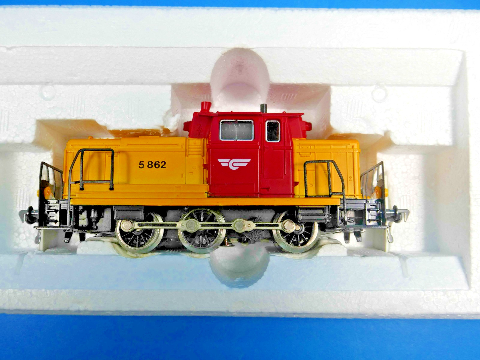 FLEISCHMANN HO NSB LOCO-4225N 1987 NORWEGIAN EXPORT LOCO -OB