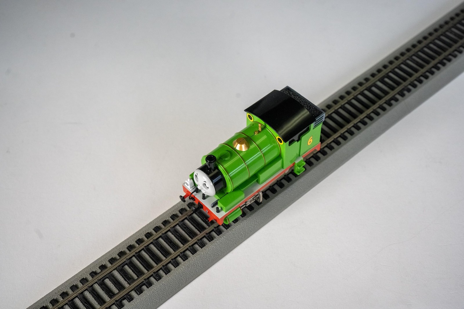 Bachmann 58742 HO Thomas & Friends Percy w/ Moving Eyes Engine New Sealed