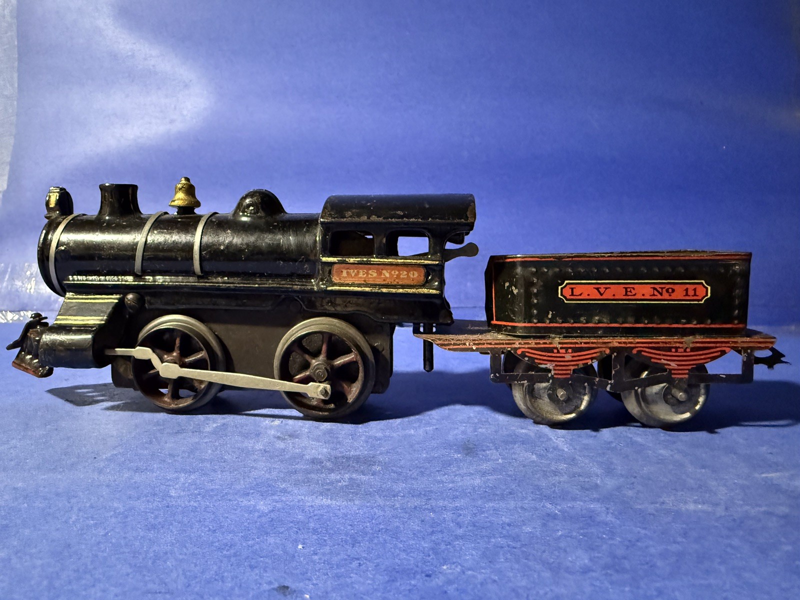 Ives Prewar #20 Locomotive w/Harvard & Yale Cars (With Extra Car)