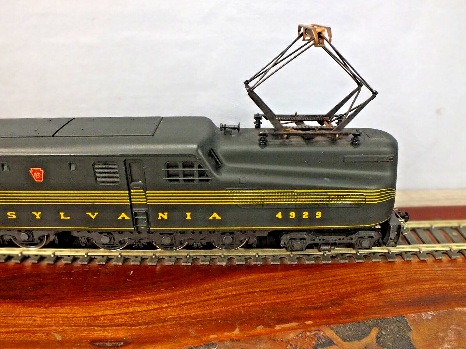 H O Locomotive GG1 Conrail Commemorative 4-6-6-4 PRR #4929 Runs Good Condition