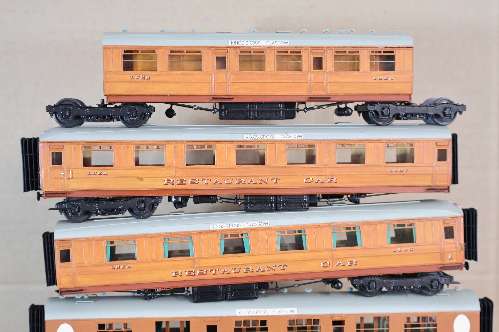 DJH PC MODELS EM GAUGE KIT BUILT LNER A4 MALLARD LOCO & 10 GRESLEY COACH oj