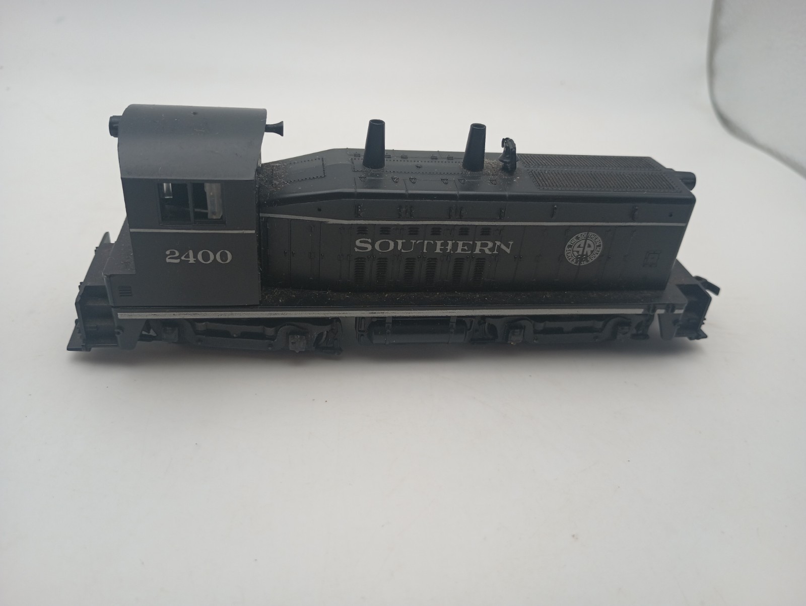 HO Athearn Southern RR #2400 SW-1500 RTR Cow diesel locomotive