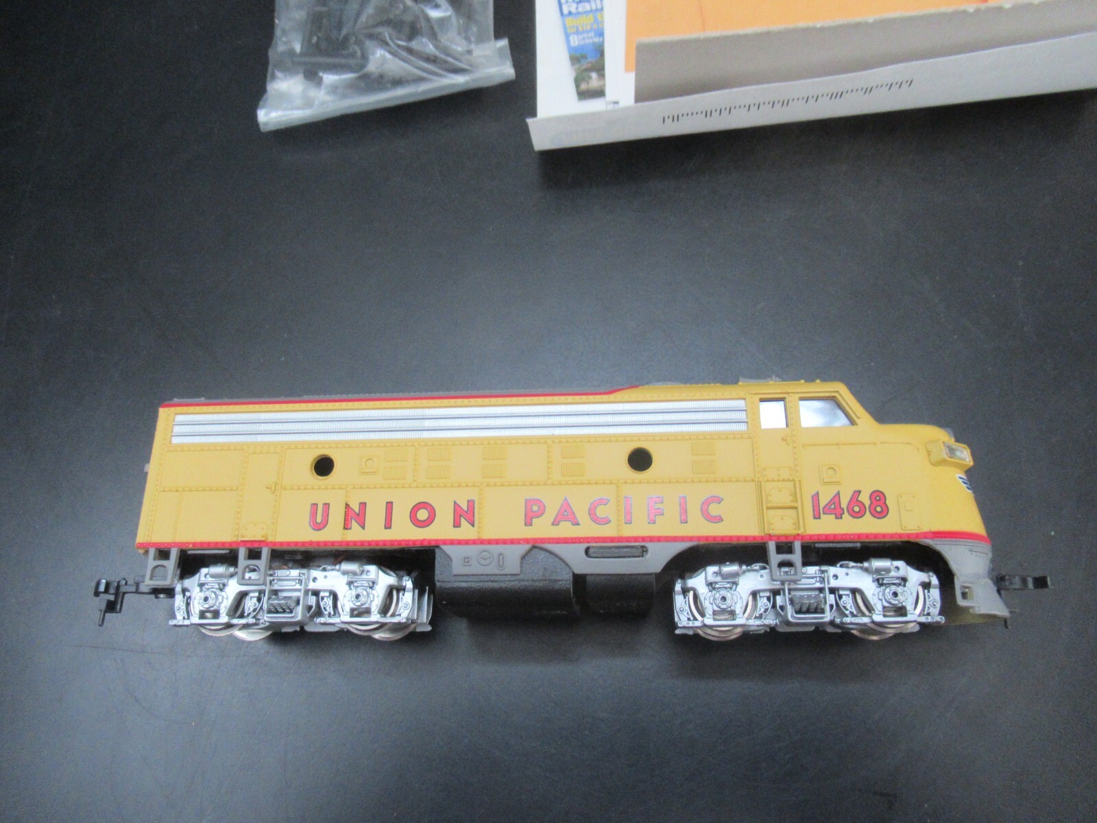 Athearn HO Union Pacific 1468 DC LOCOMOTIVE
