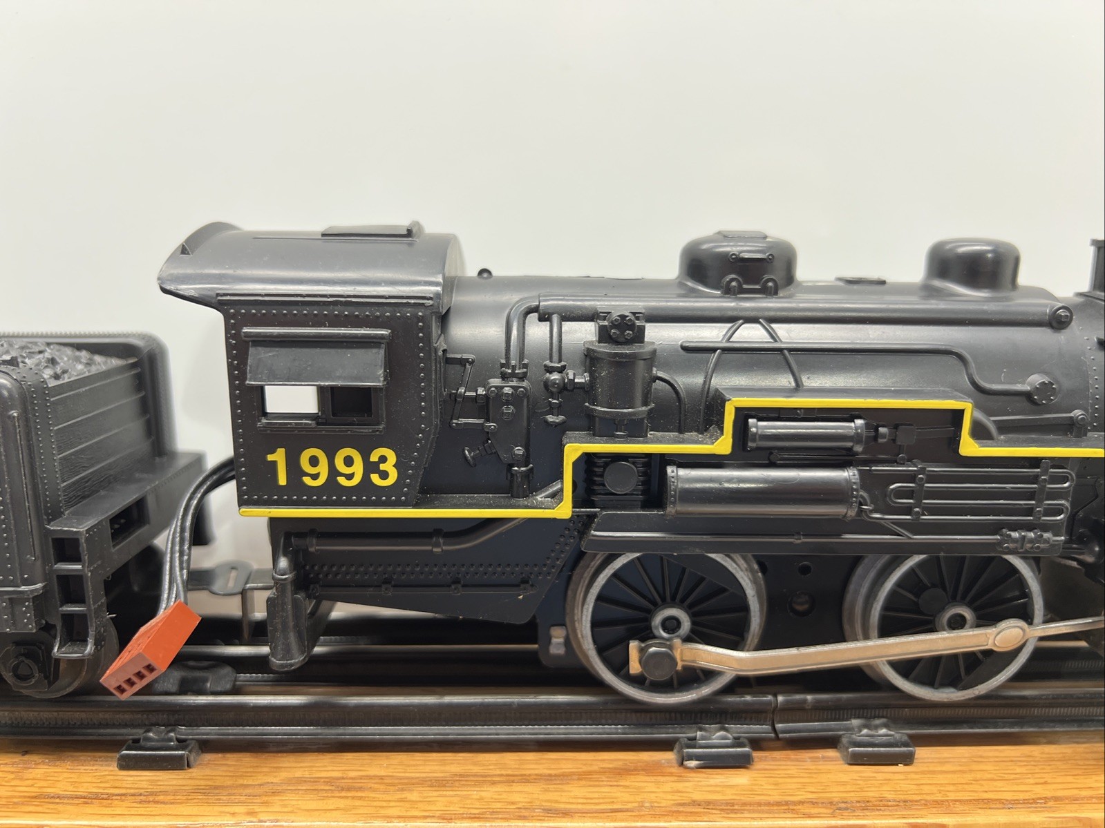 Lionel 18713 Chessie System 2-4-0 Loco w/Slopeback Tender Nice