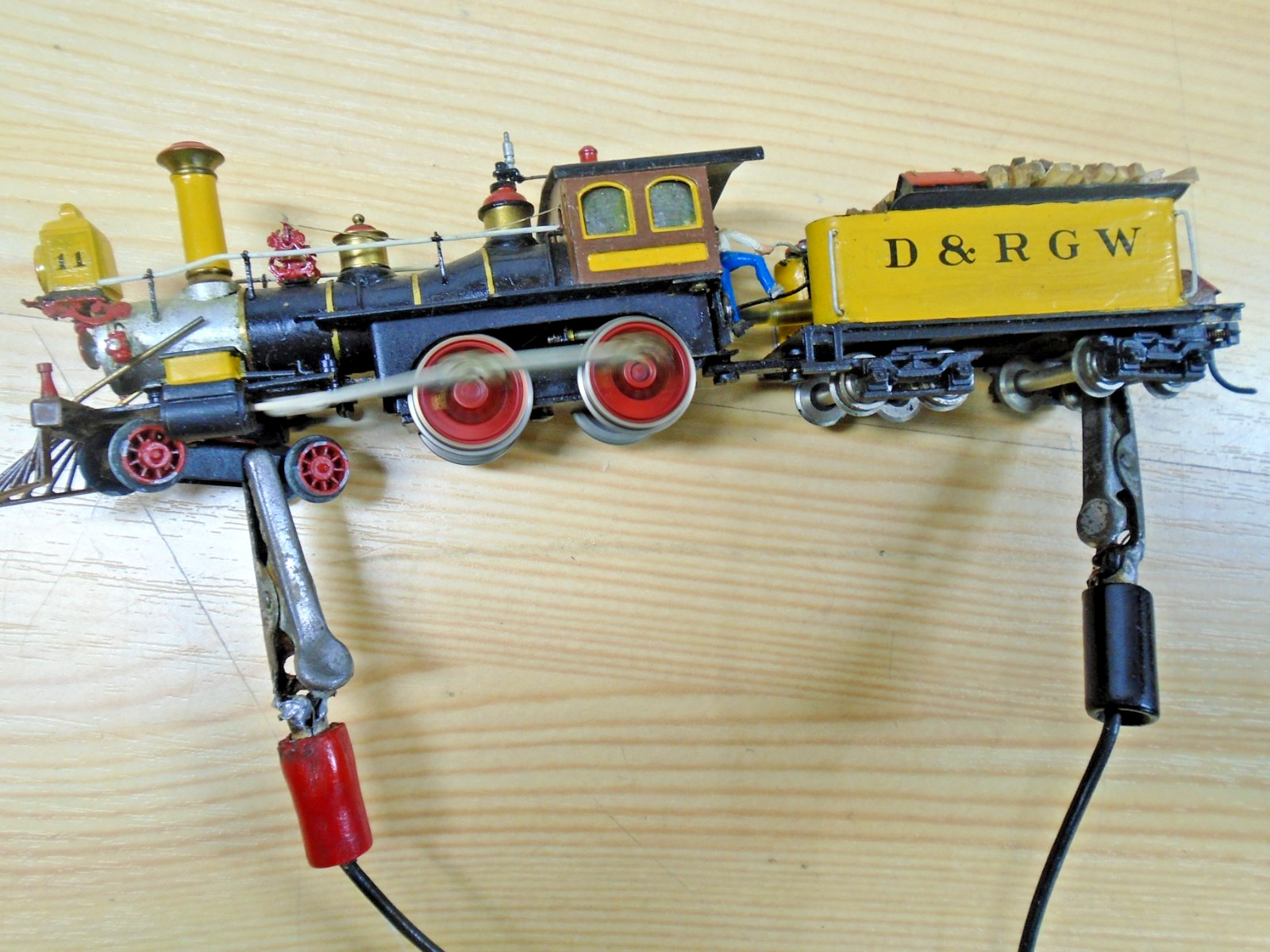 Nicely Finished Akane Brass HO D&RGW Loco 4-4-0 & Wood Load Tender Runs/Lights