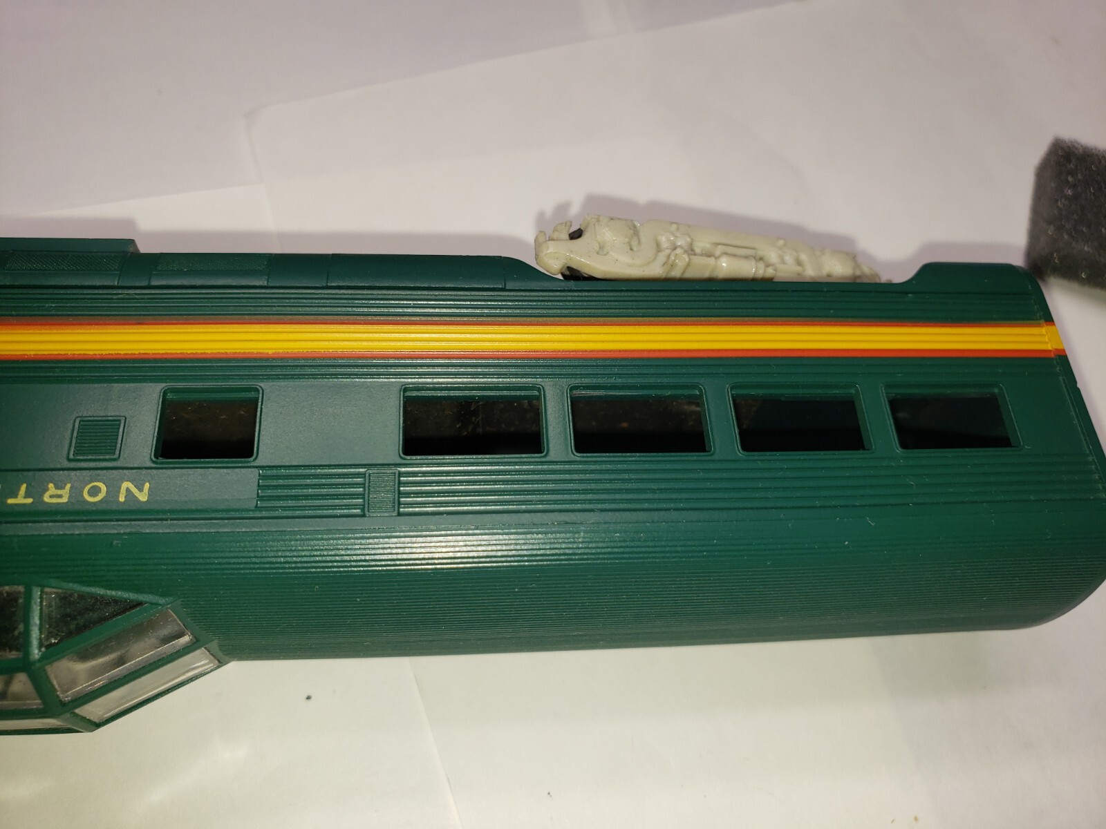 N P RAILWAY EXPRESS SL Vista Dome CAR 500 Athearn HO Northern Pacific With Box