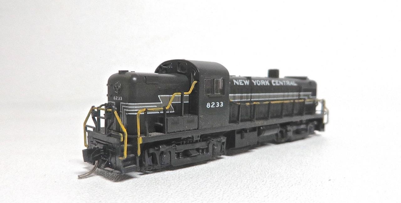 N Gauge Atlas 4220 New York Central RS-3 Powered Diesel Cab 8233 Boxed & Tested