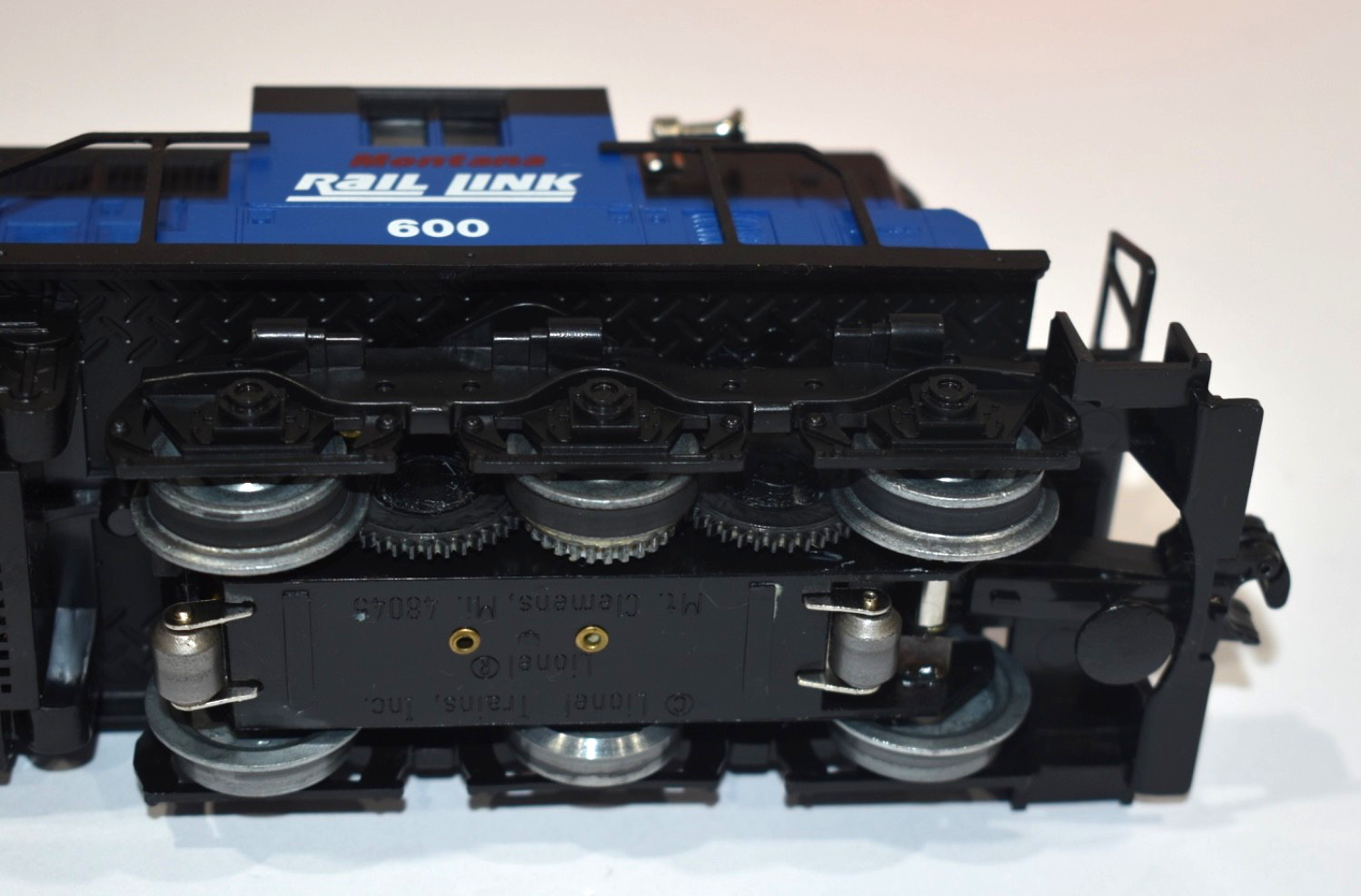 Lionel O27 Gauge 6-18824 Montana Rail LInk SD-9 Diesel Locomotive NM/MT
