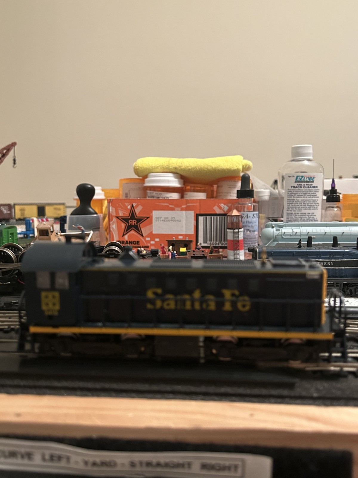 Model Power ALCO 1000 HP Yard Switcher #6832 Santa Fe 3415 New in Box