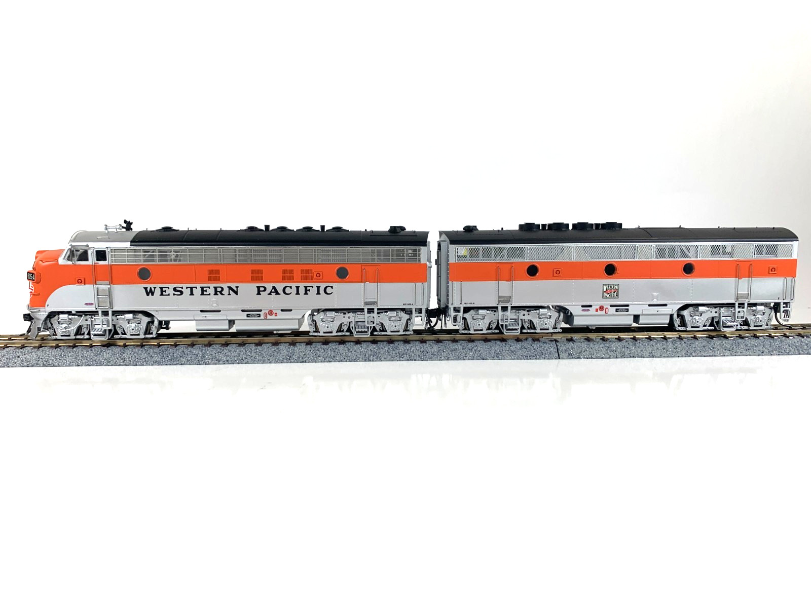 Athearn Genesis HO G1932 Western Pacific FP7A &F3B Pass Diesels – DCC/ Sound