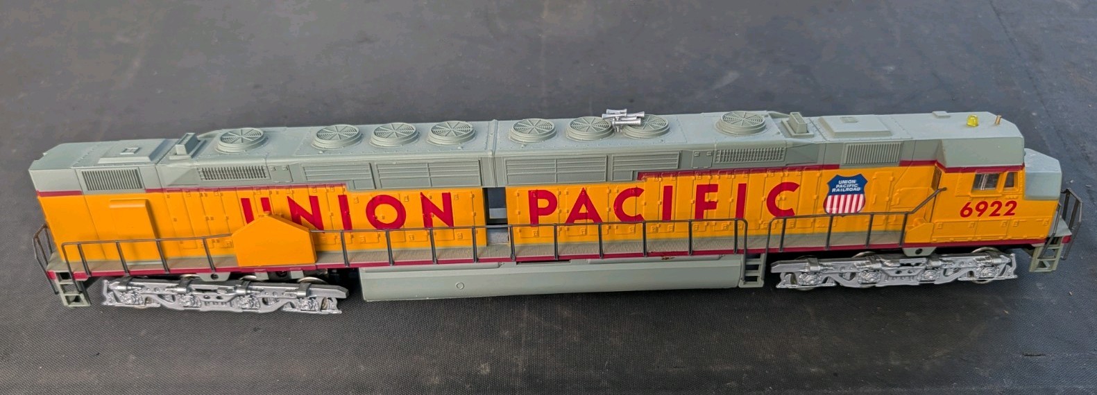 Bachmann the Centennial DD40X Loco 16-Wheel Union Pacific HO Scale Engine