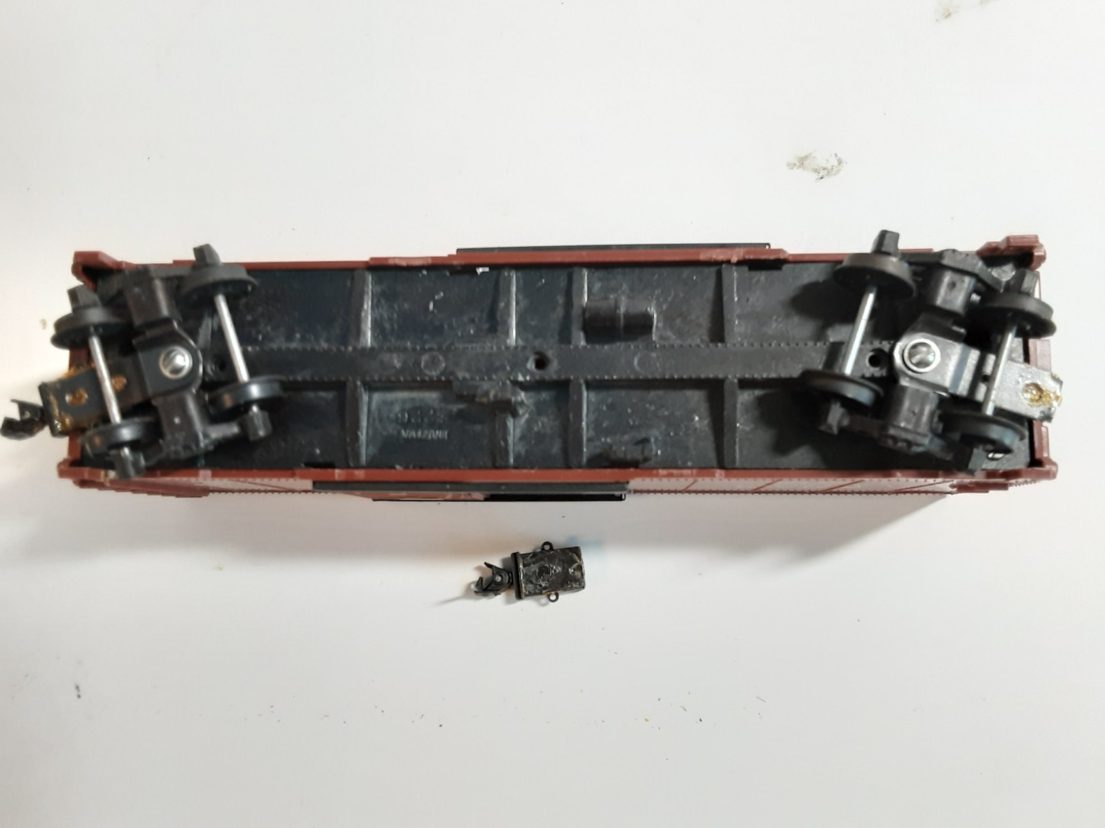 Vtg Lot Of 6 Box Cars, Tanker Cars, Flat Cars, Caboose See Description (1)
