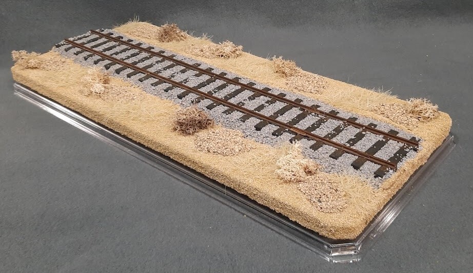 O SCALE – 16″ SINGLE TRACK -“DESERT SCENE”-DISPLAY CASE- FOR ANY O SCALE TRAINS
