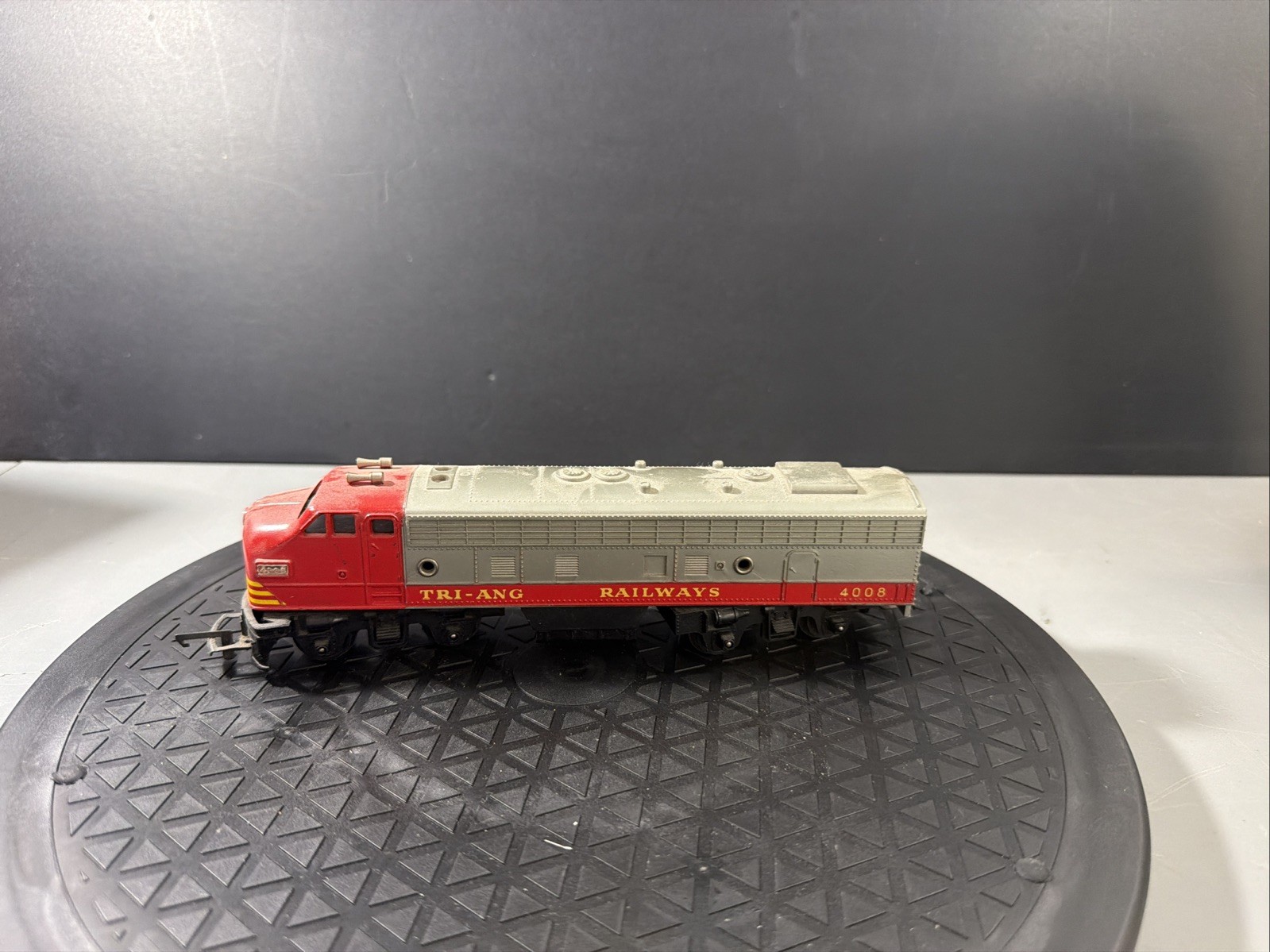 Tri-ang OO R55 Class F7 A Unit Diesel Power Car 4008 Silver Red F.20