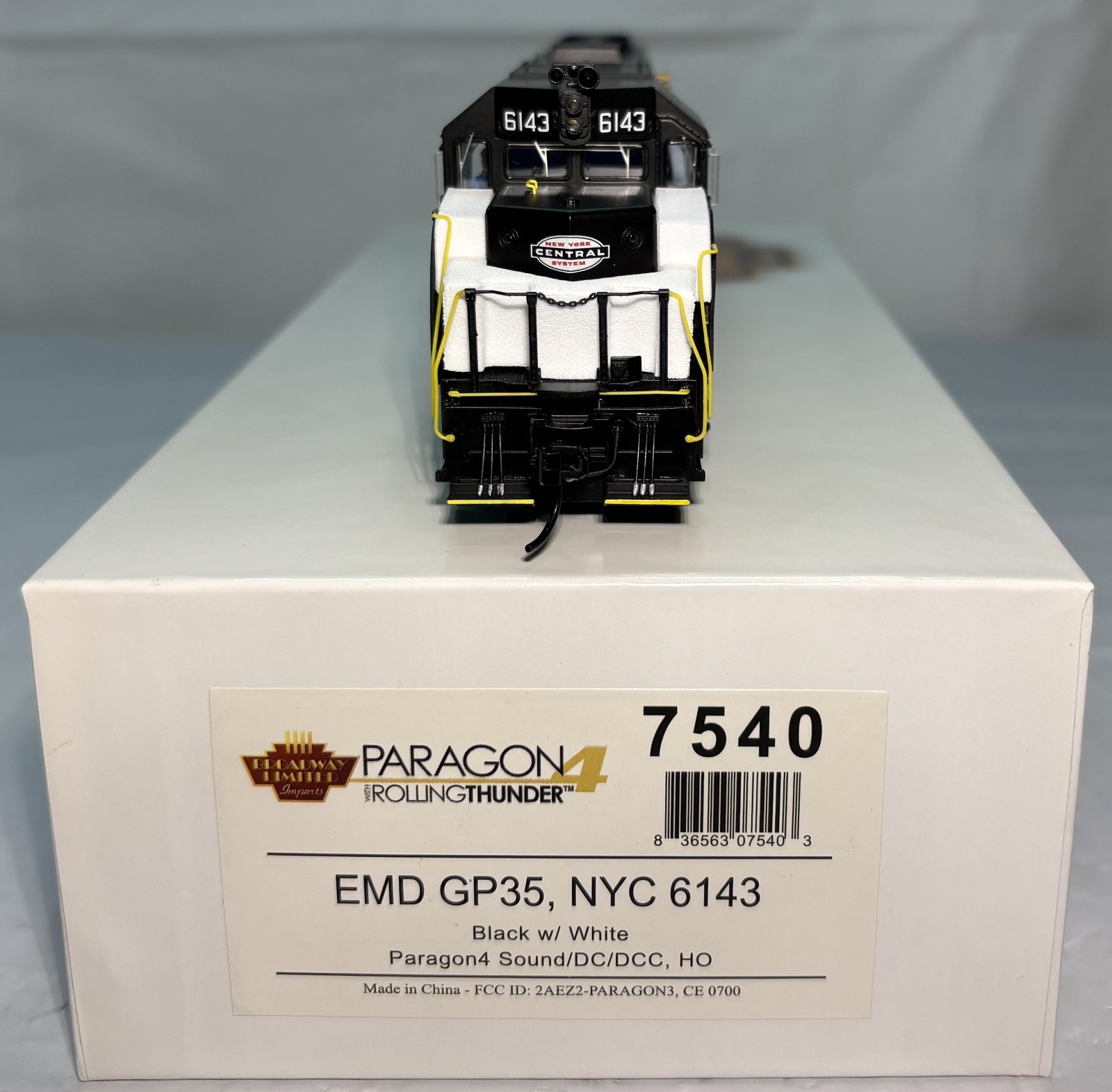 Broadway Limited 7540 EMD GP35, NYC 6143, Black w/ White Paragon4 Sound/DC/DCC