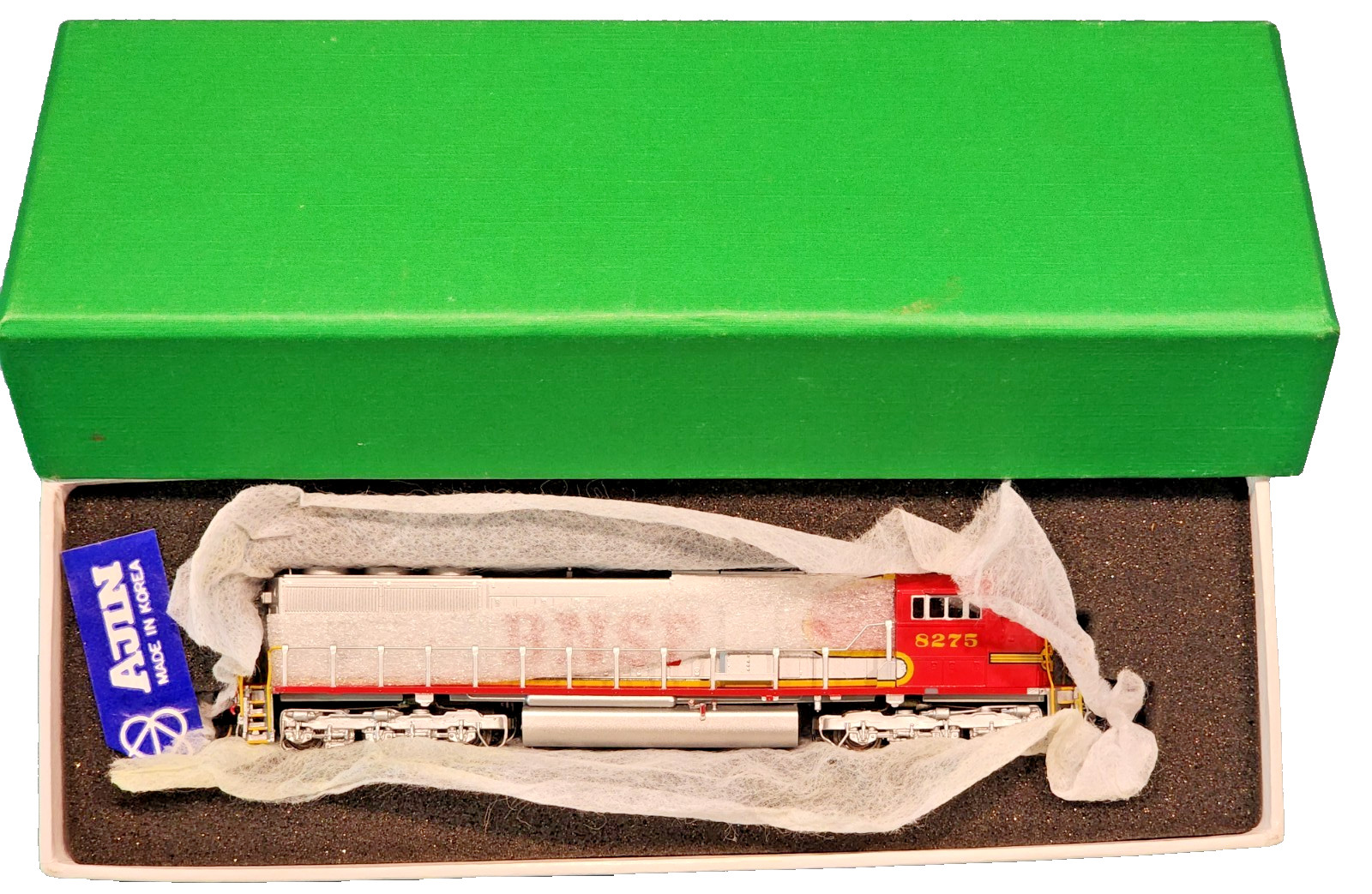 RARE! NEW! Overland Models BNSF SD75M Brass Engine N scale #8275