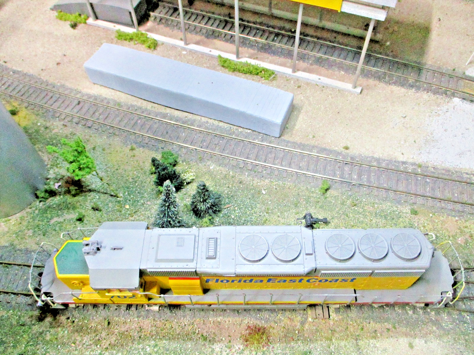 FEC 702 x-UP, ATHEARN SD40-2 CUSTOMPAINT,KEEP ALIVE,TSUNAMI DC/DCC/SND,DITCHLITE