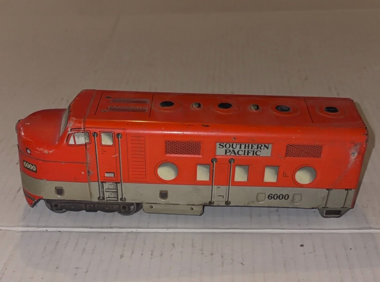 Vintage Marx Southern Pacific Tin Litho Diesel Locomotive Train #6000 For Parts