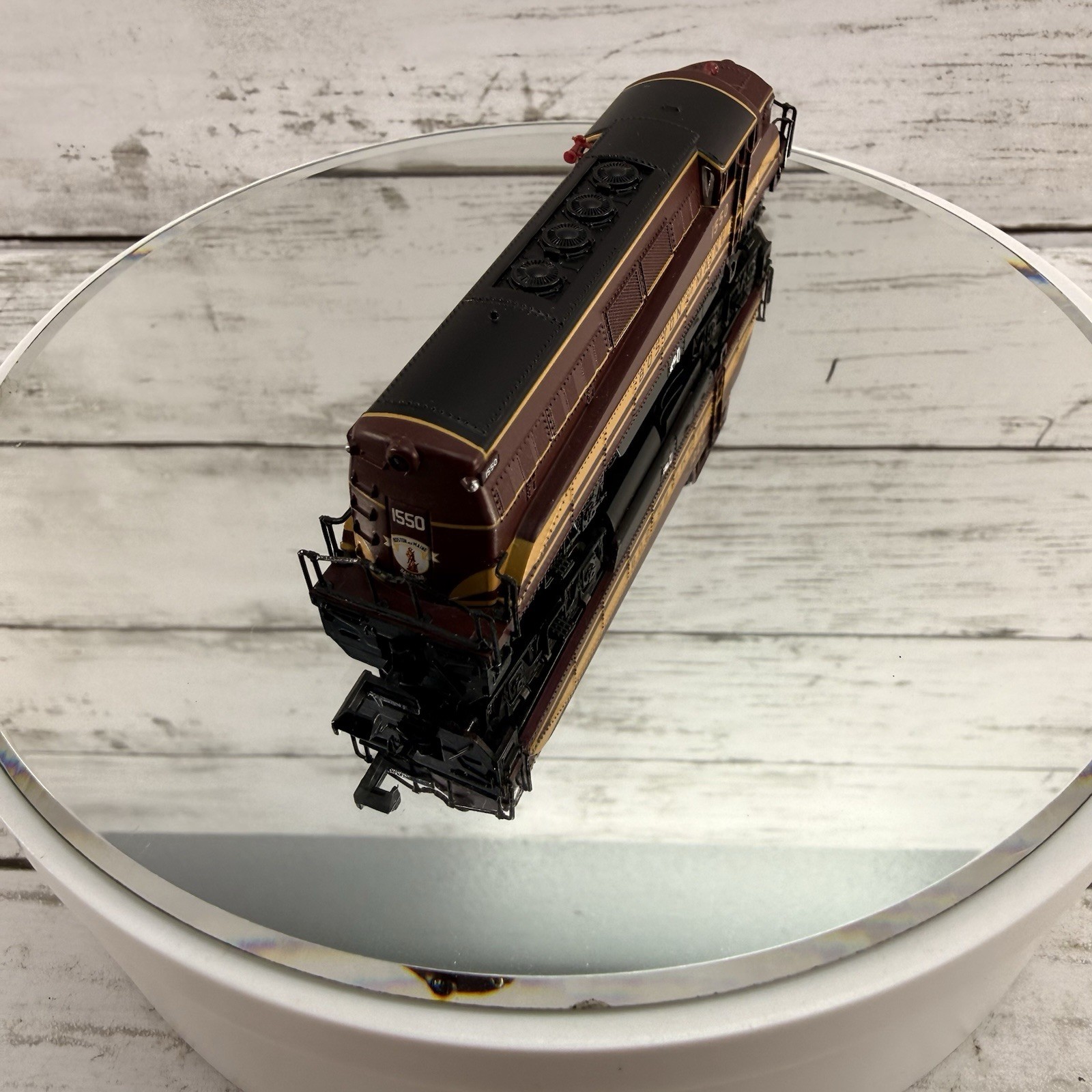 Life-Like N Scale BL2 Boston & Maine #1550 Diesel Locomotive Runs READ