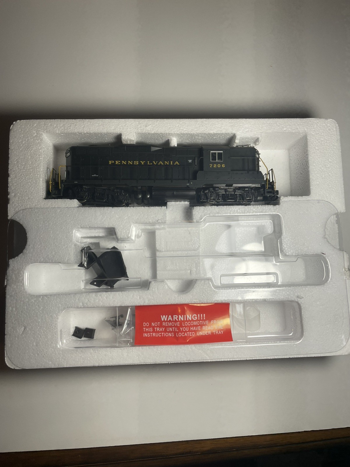 Ho scale Proto 2000 GP9 Locomotive PRR TESTED