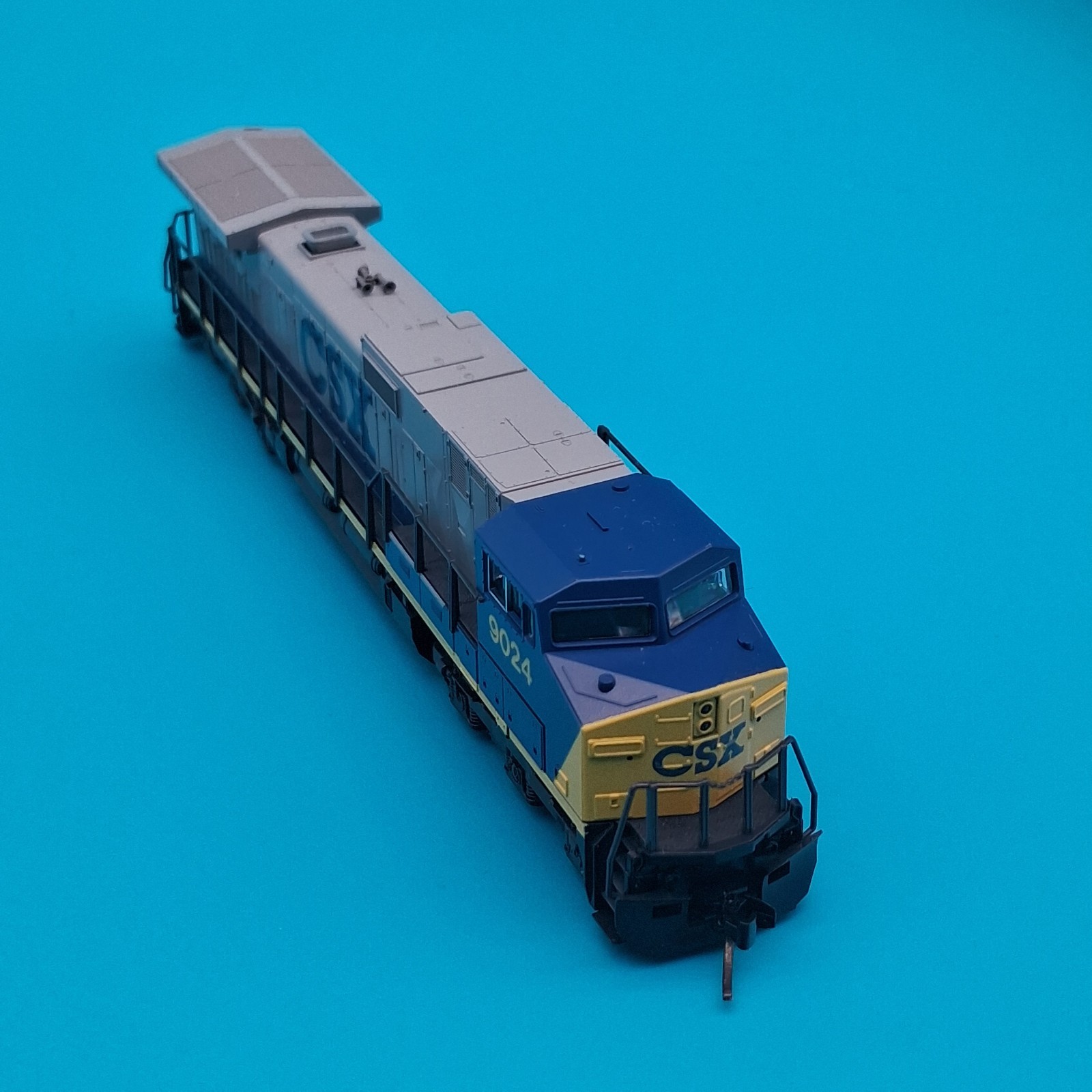 KATO N Gauge Locomotive C44-9W CSX Chessie System Seaboard # 9024 Tested RUNS