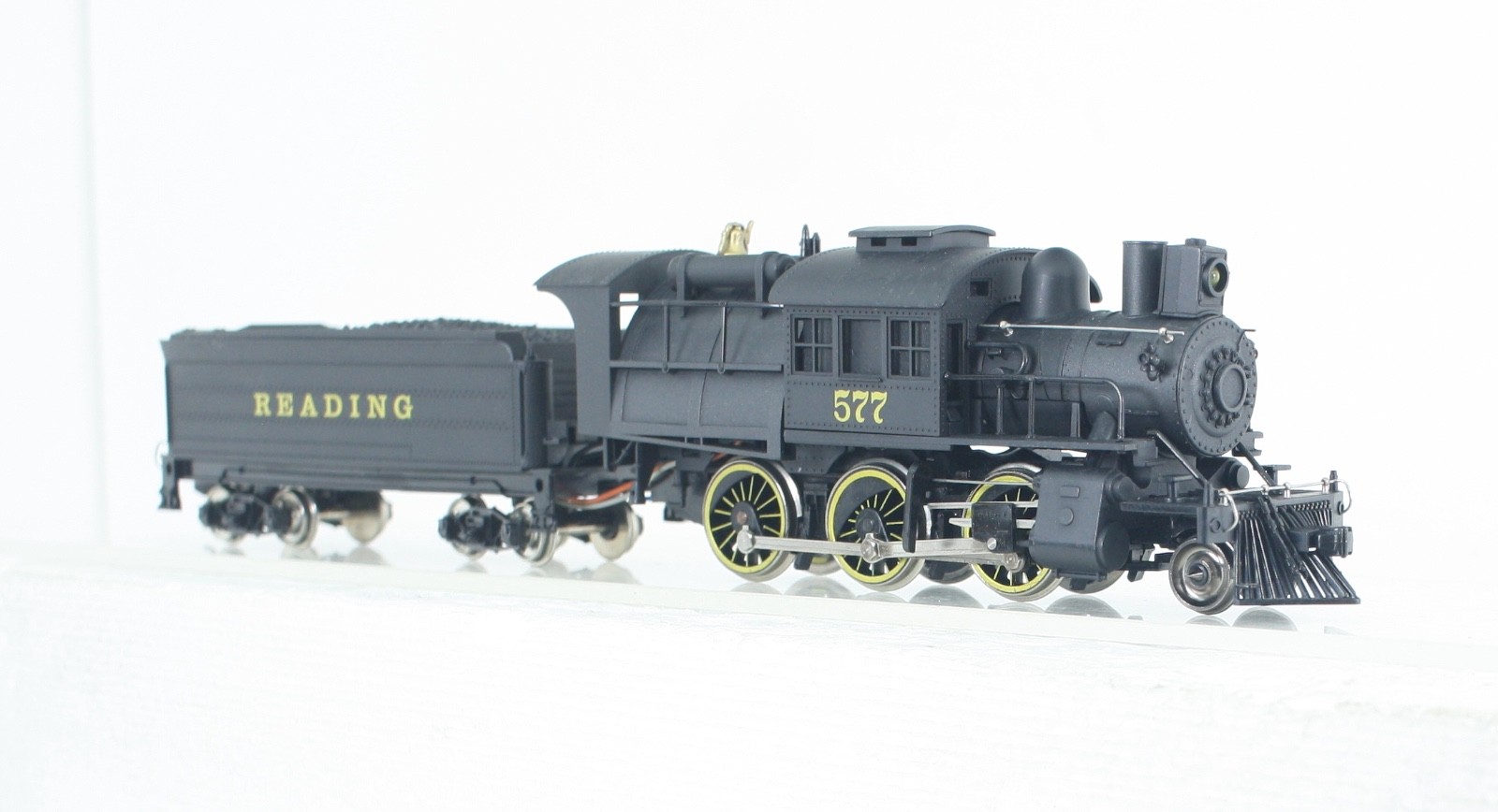 HO IHC Premier 23178 Reading 2-6-0 Camelback Loco & Tender #577 DCC