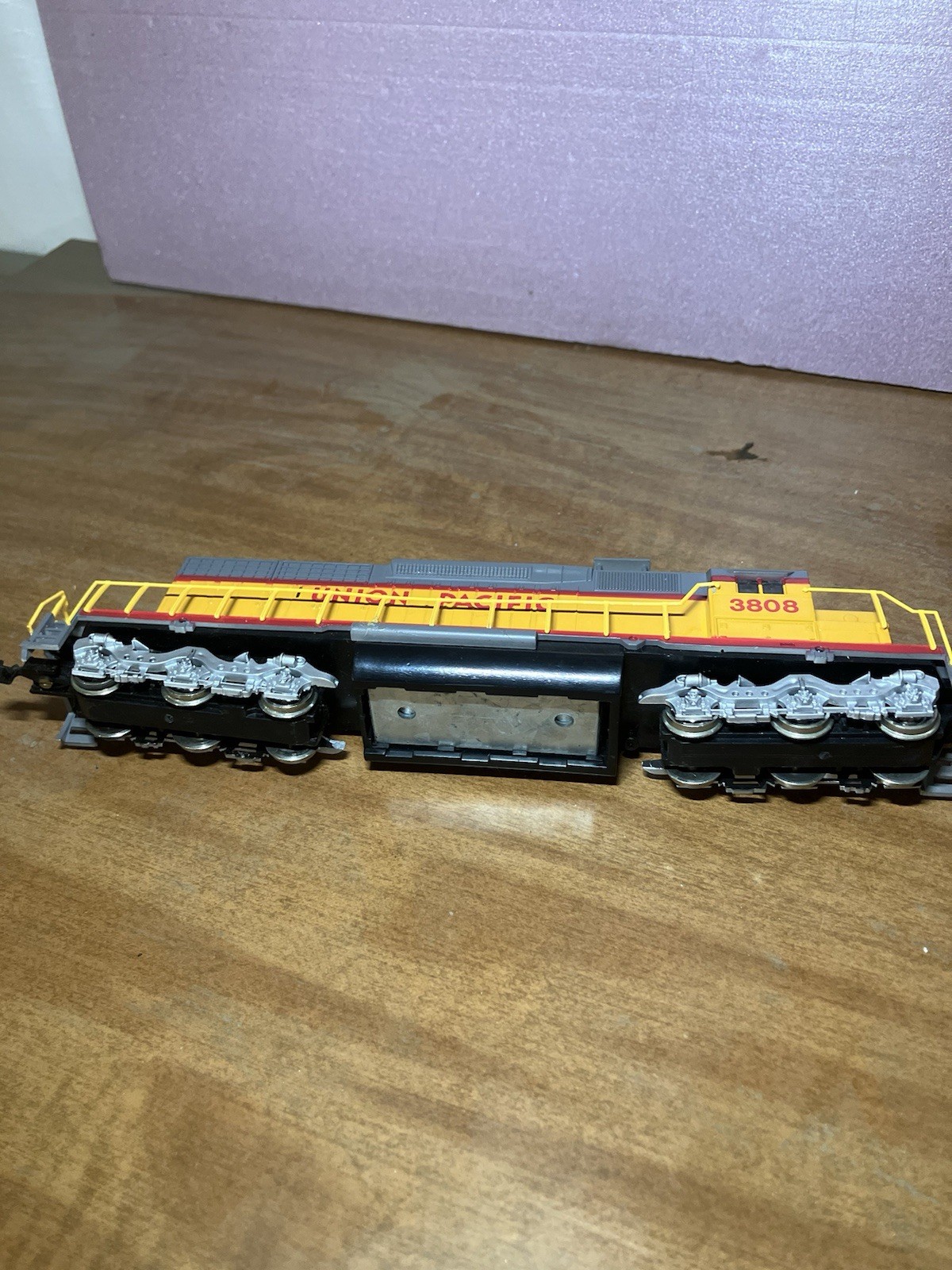 HO Union Pacific Diesel Locomotive 3808 Yellow Gray Red Green