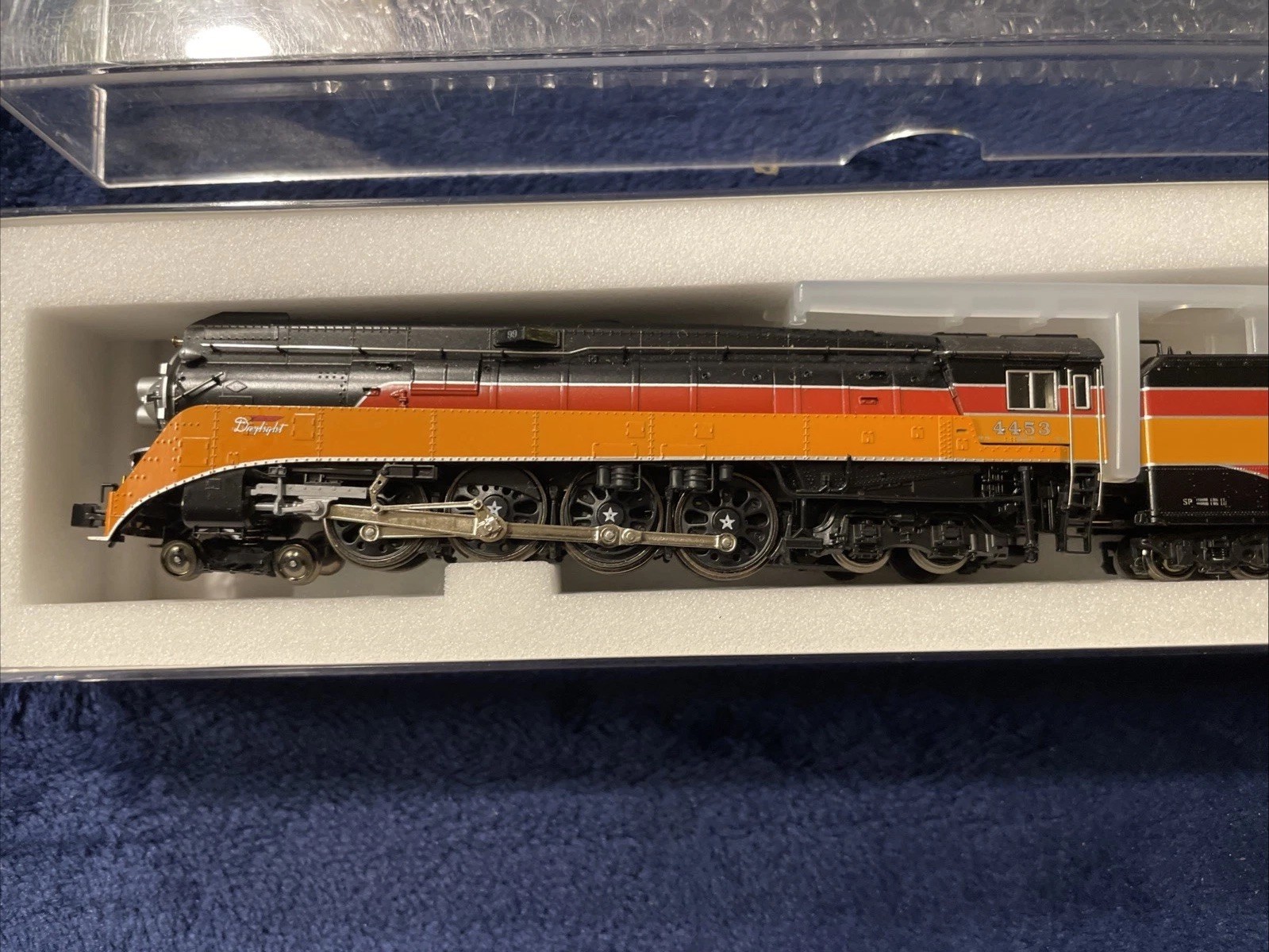 KATO N Scale #126-0302 4-8-4 Class GS-4 Southern Pacific 4453 Daylight
