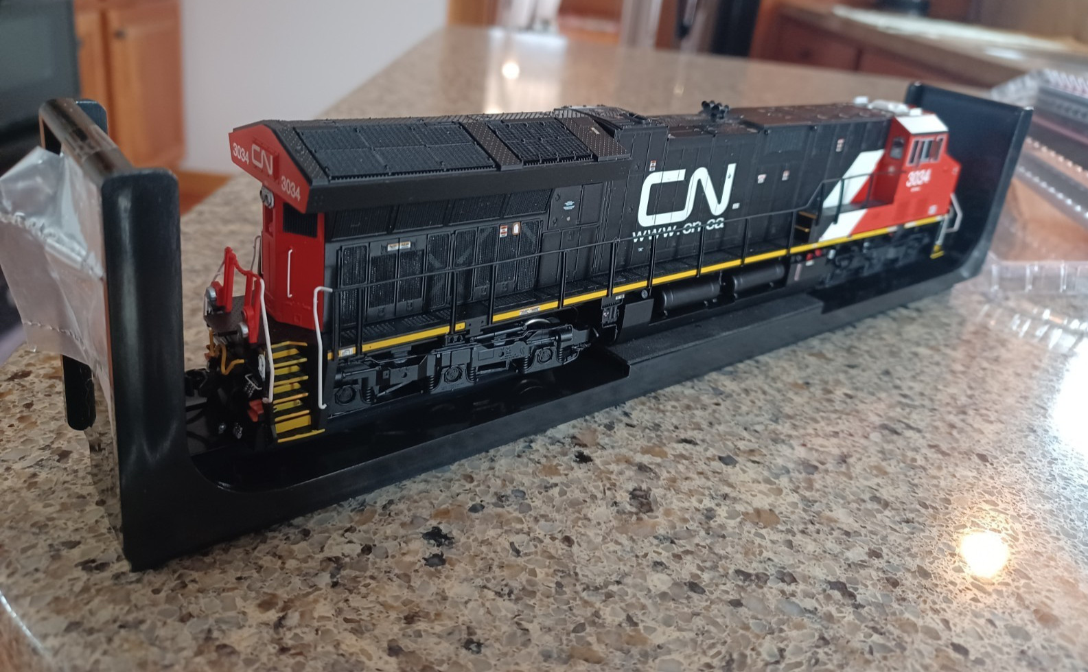 INTERMOUNTAIN-HO-ET44AC LOCO-W/ESU LOKSOUND-CANADIAN NATL-CAR#3034-497102S-08
