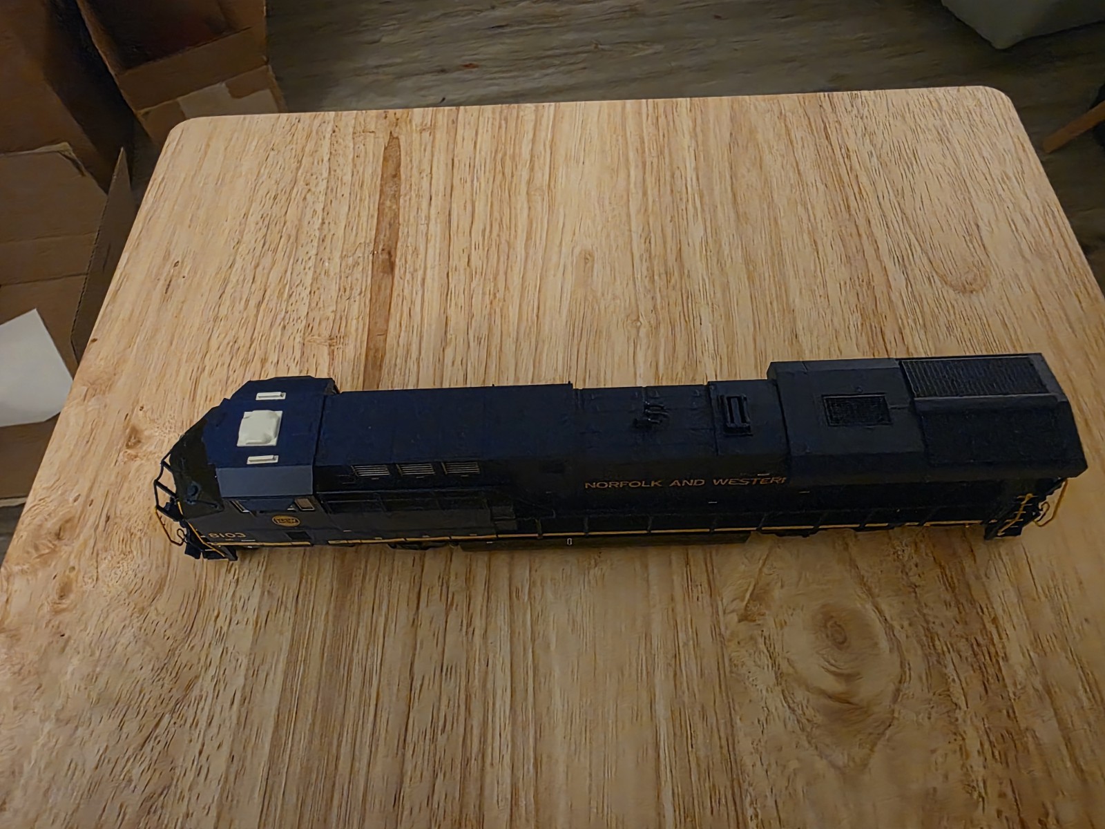 HO Scale Intermountain ES44AC Norfolk Southern 8103 “Norfolk And Western”…