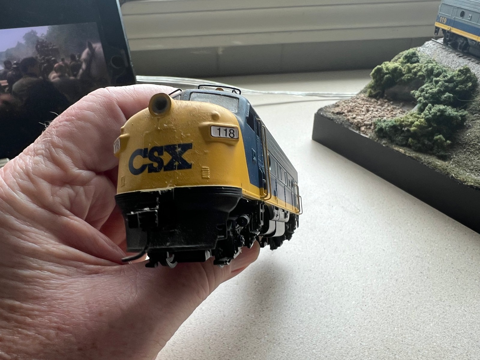 Athearn HO Scale F7A Diesel Engine CSX #116,F-7B #119,Custom ,Detailed, Dummies