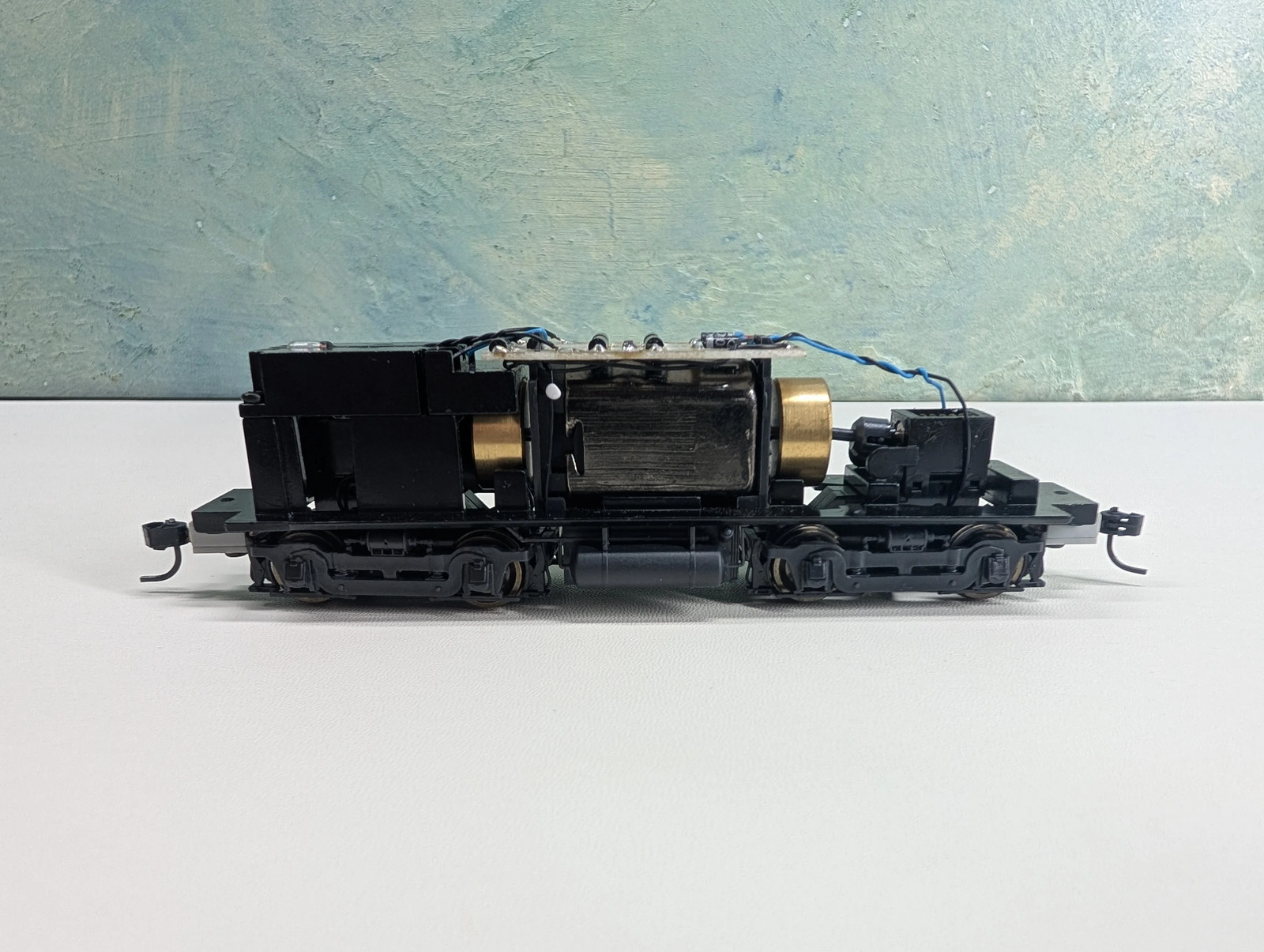 Life-Like 30073 HO Proto 2000 SW8/900/600 Switcher Chassis Only Runs Great!