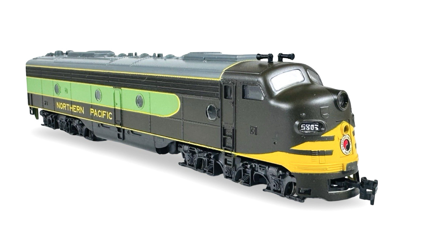 Con-Cor HO 1/87 Northern Pacific (#5803/5805) E-8 Diesel Engine Set