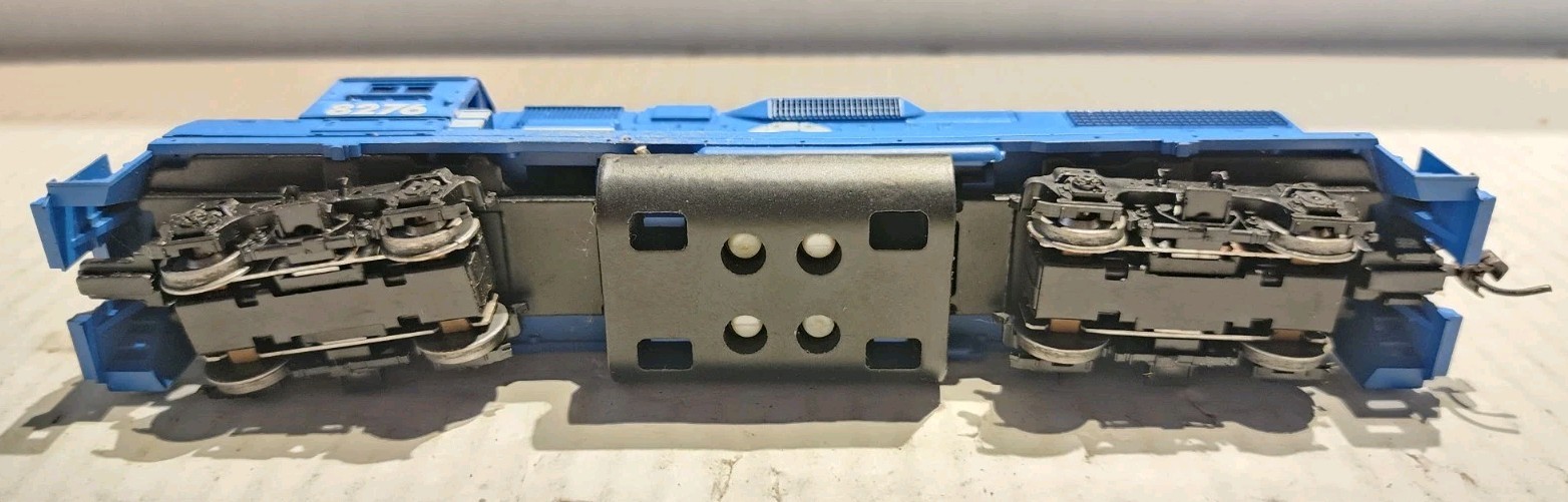 Athearn HO Scale GP38-2 Diesel Engine Conrail #8276