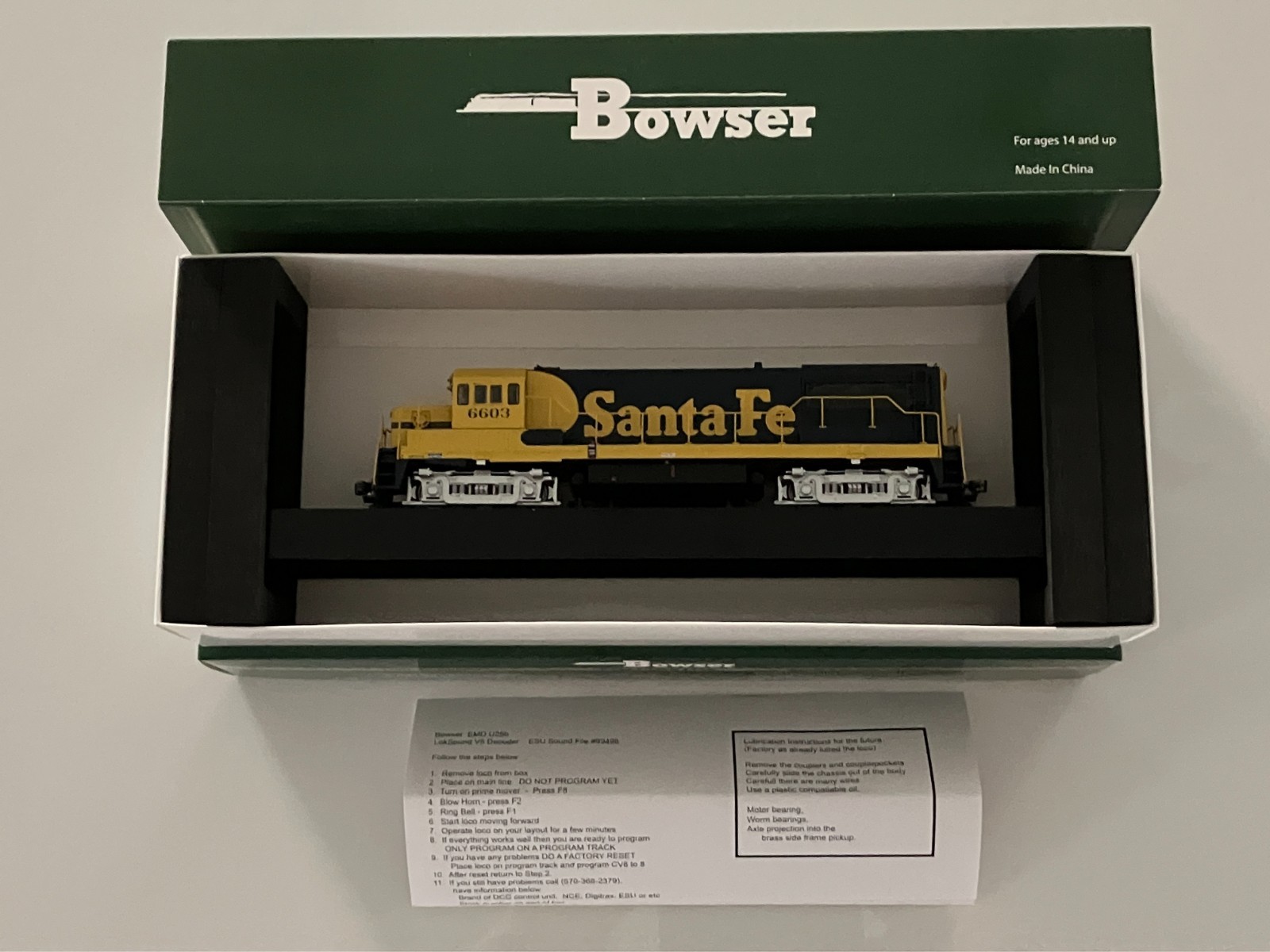 NEW Bowser #25176 Santa Fe U25B #6603 w/DCC and Lok Sound