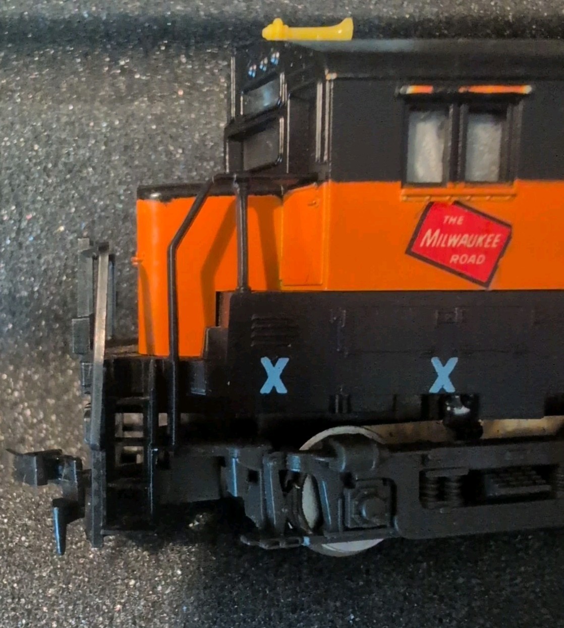Vtg HO scale AHM Austria Milwaukee Road #807 Alco 424 Diesel Locomotive Train