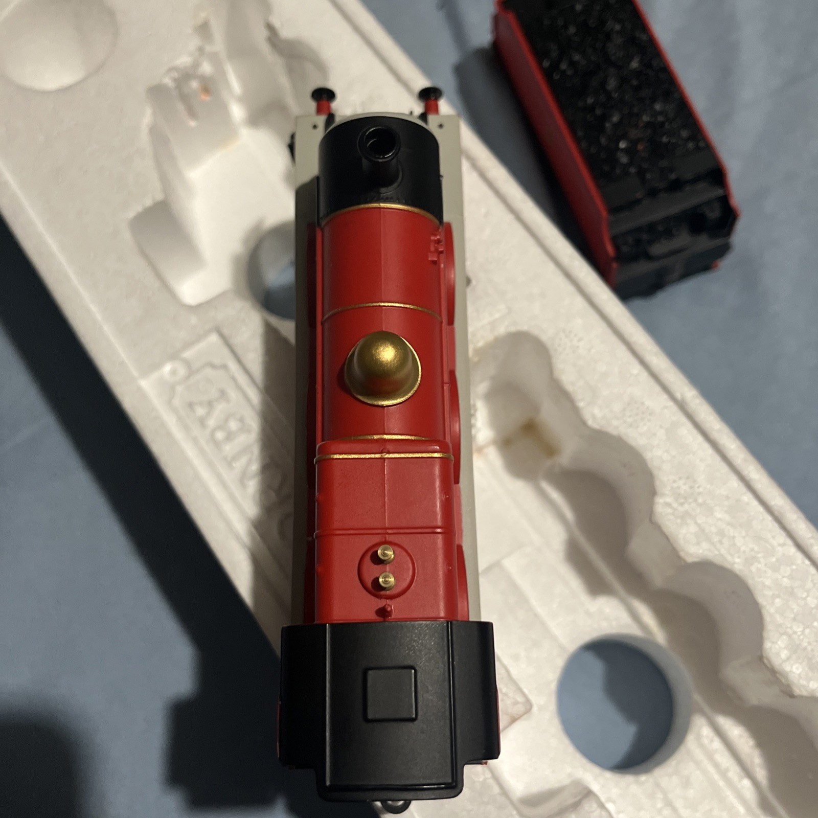 RARE OO Hornby R852 Thomas & Friends James The Red Engine – WORKS (READ)