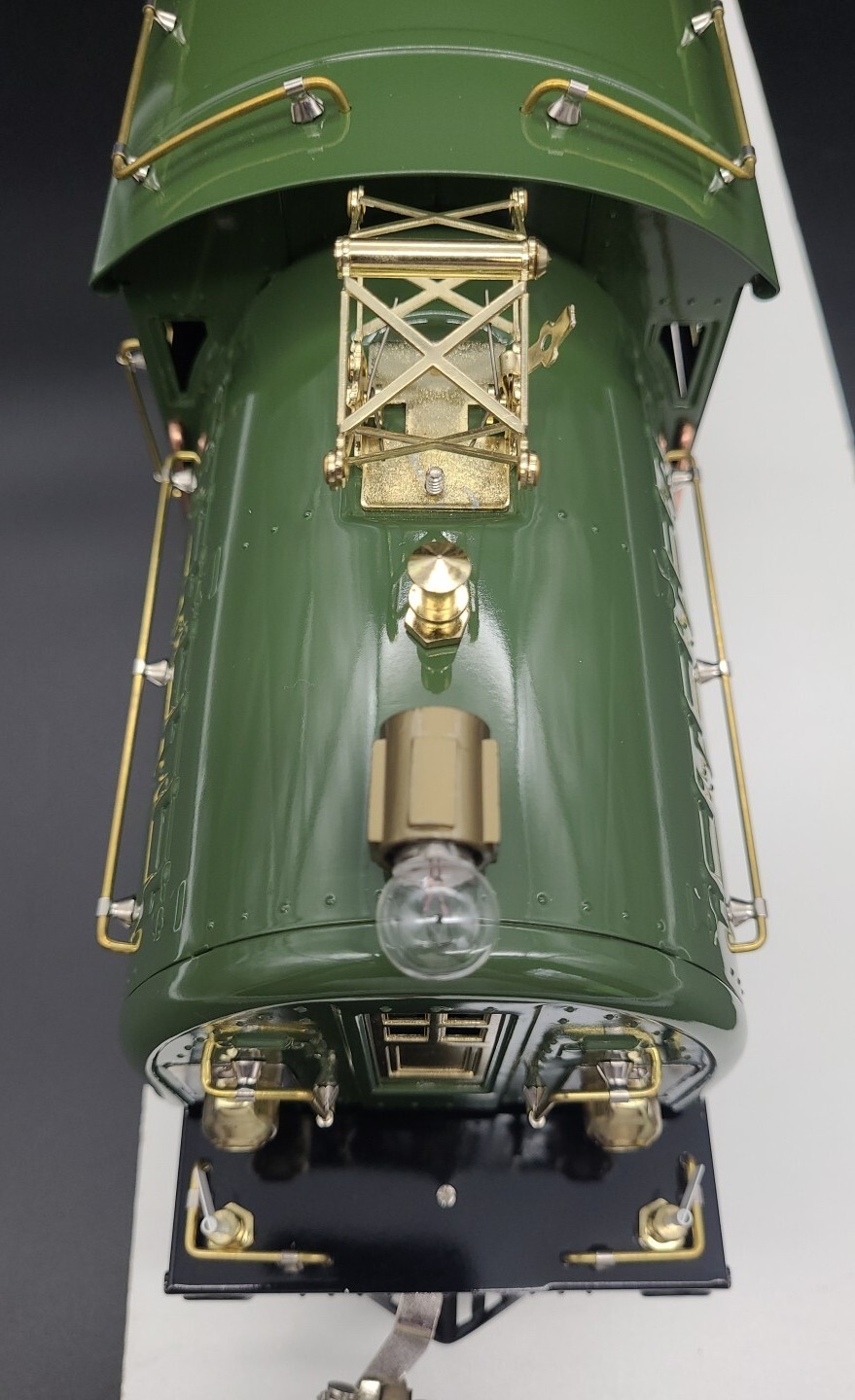 Lionel 6-13102 Standard Gauge Classics 381E Locomotive Two tone green